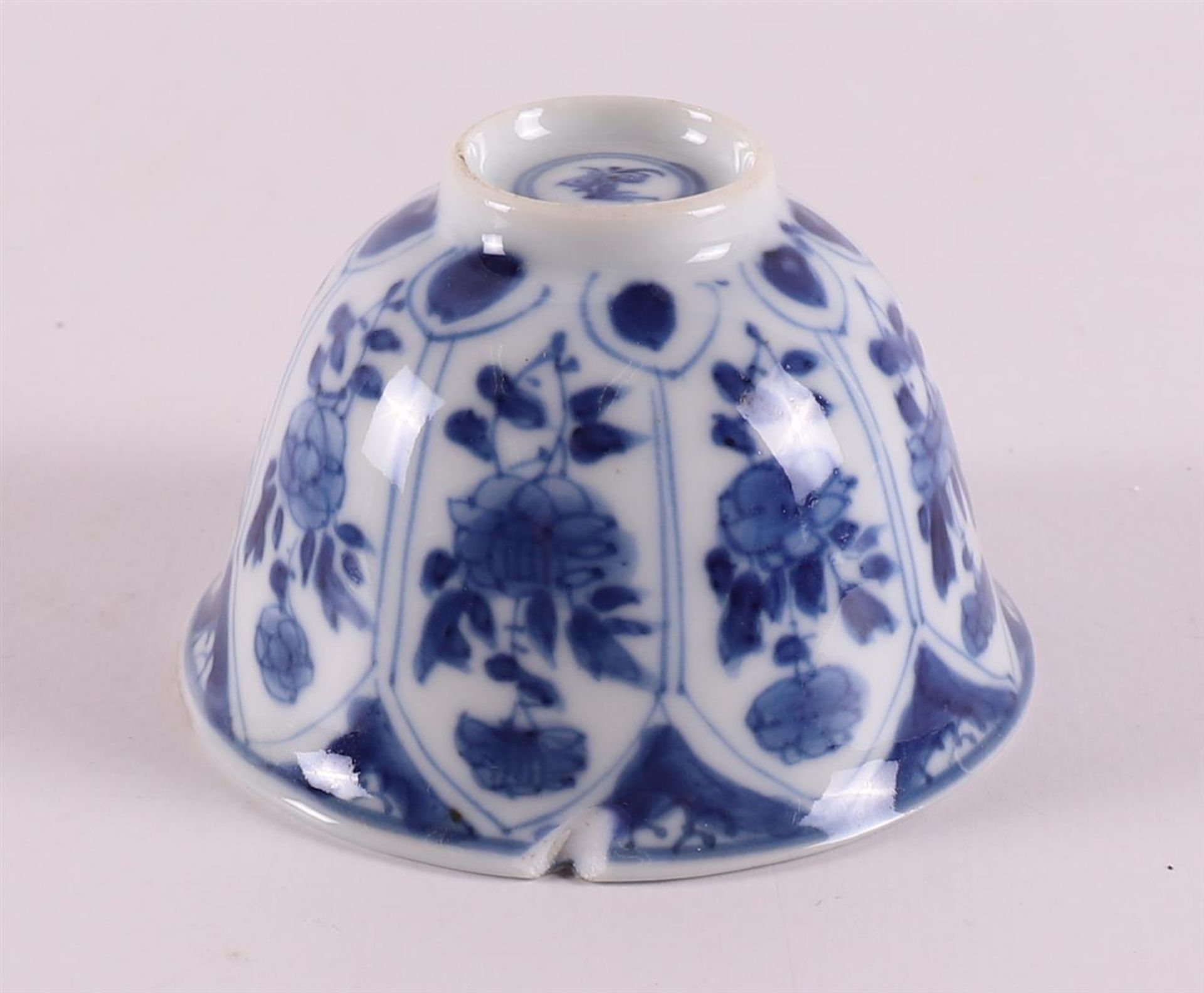 A lot of various blue/white porcelain cups and saucers, China, including 18th century, tot. 12x. (1x - Image 16 of 16