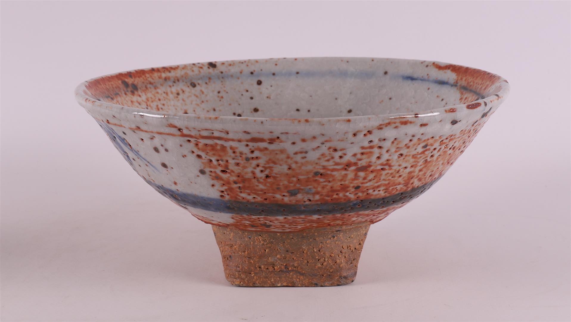 A polychrome ceramic bowl on a stand ring, executed by: Tristan Philippe (1975-2000), marked on - Image 2 of 14