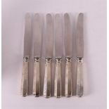 A set of six knives with 2nd grade 835/1000 silver handles, Haags Lof, year letter 1938. Marked: