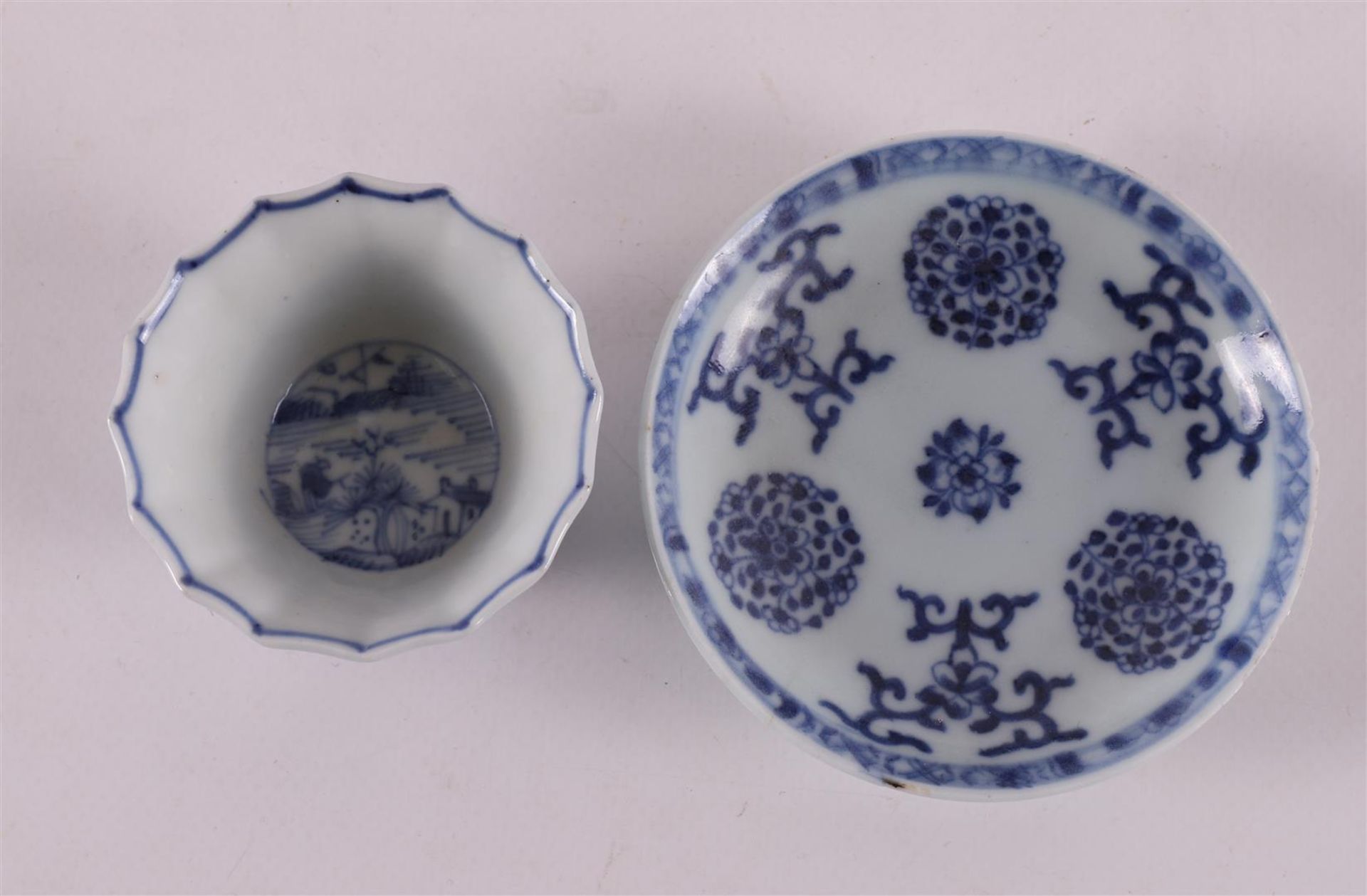 Three blue and white porcelain cups and eight saucers, China, 18th century. blue underglaze - Bild 15 aus 16