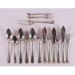 A lot of various second grade 835/1000 spoons and forks, Dutch smooth, including year letter 1919.