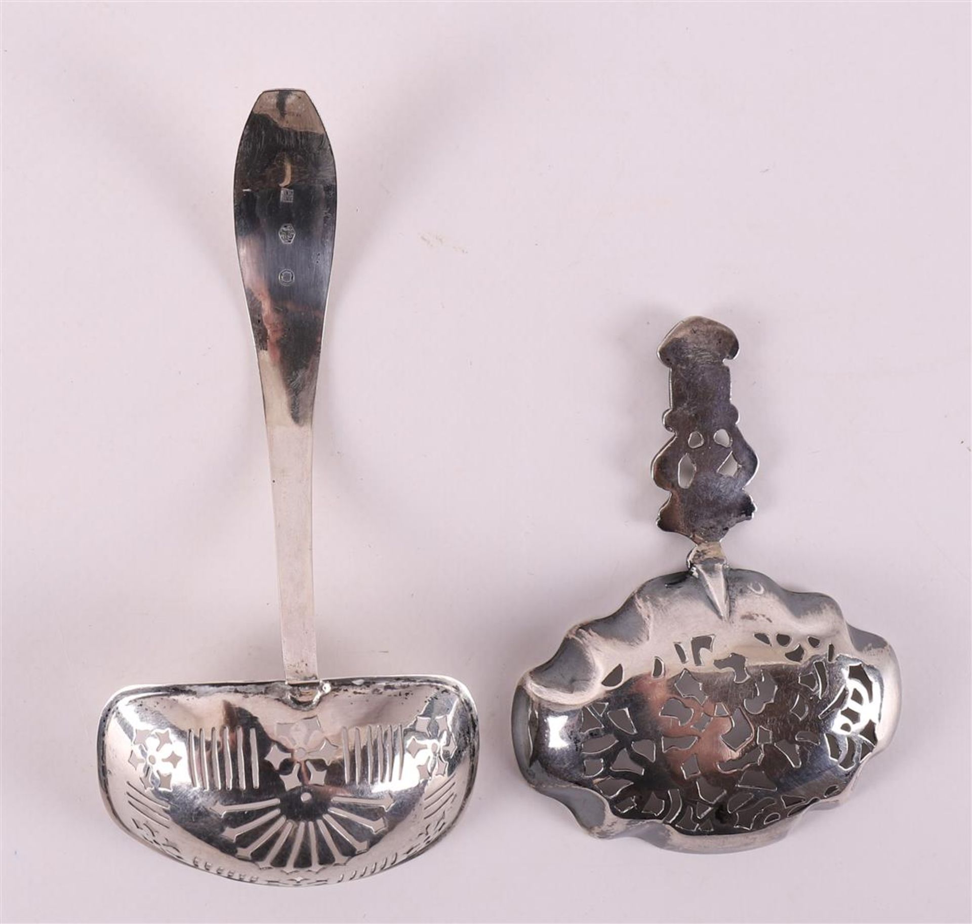 Two various 2nd grade 835/1000 silver spoons, including year letter 1837 and maker's mark: A. Kruyt, - Bild 2 aus 2