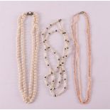 Three various pearl necklaces including seed pearls, tot. 3x.