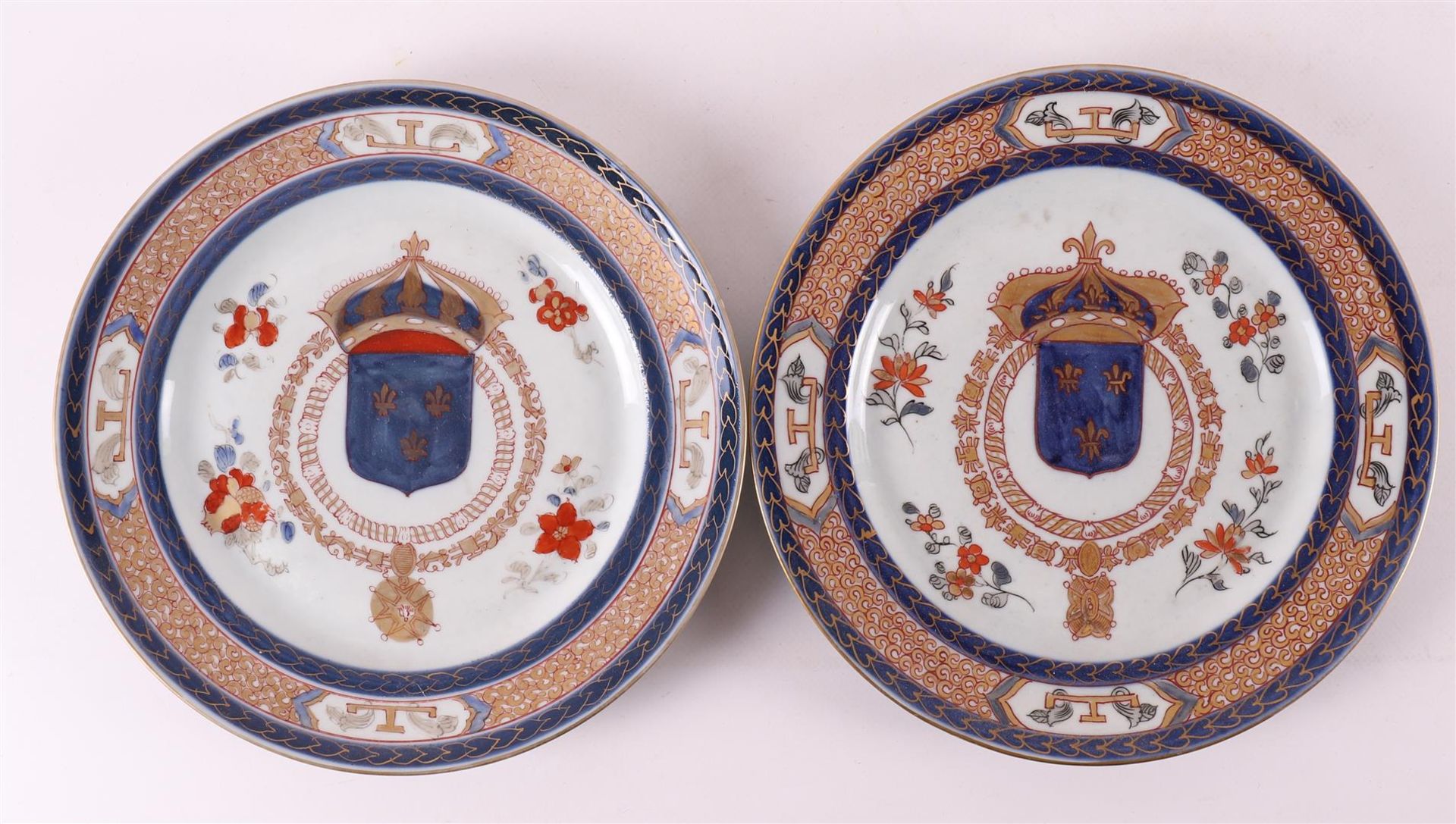 A series of ze porcelain coats of arms, France, Samson 19th century. Blue/red, partly gold- - Bild 6 aus 7