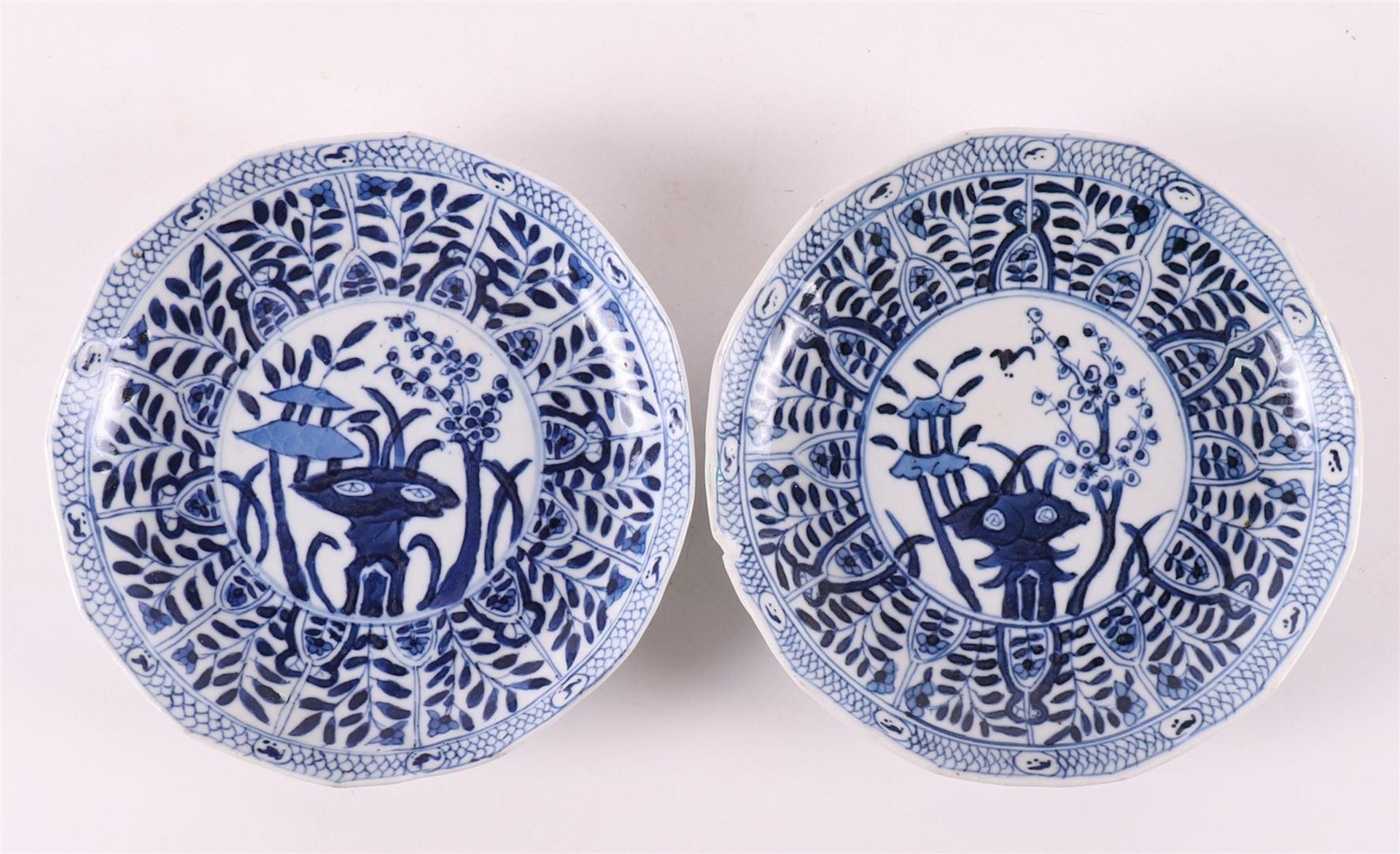 Three various blue/white porcelain cups and saucers, China, 1st half of the 19th century. Blue - Bild 11 aus 23