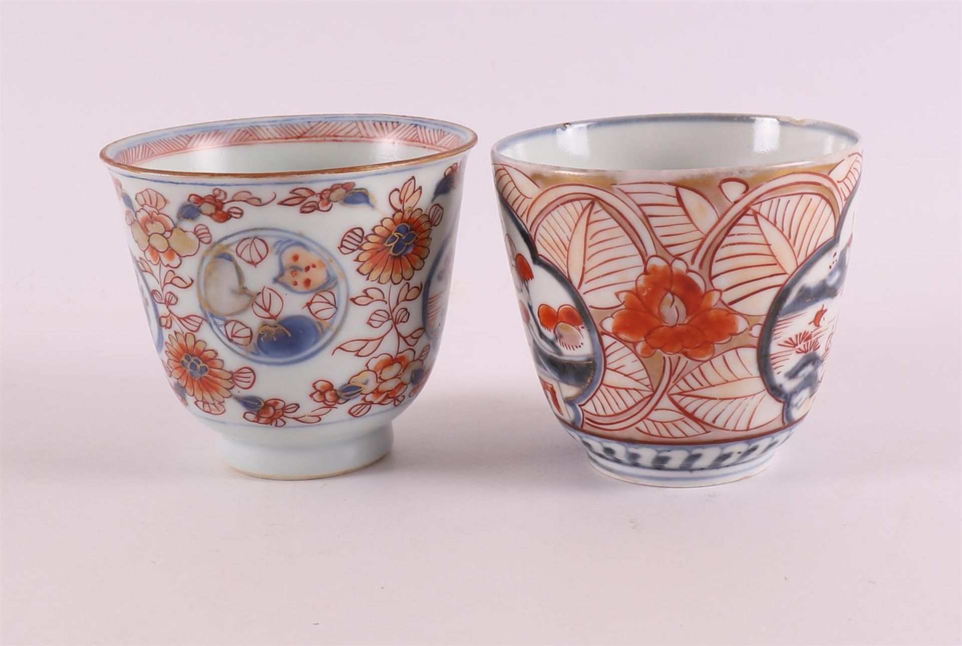 A lot of various porcelain, including Chinese Imari bowls, China, 18th century, tot. 4x (1 bowl of - Bild 8 aus 11