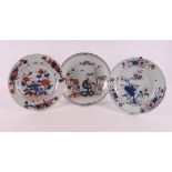 Three various porcelain Chinese Imari plates, China, Qianlong, 18th century. Blue/red, partly gold