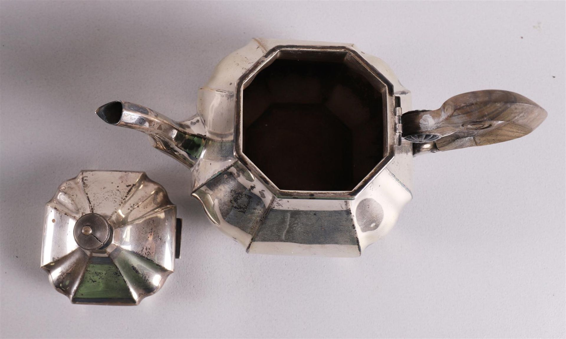 A 2nd grade 835/1000 silver tea service, model 'Cardinaal', consisting of: teapot, sugar lid pot, - Image 6 of 7