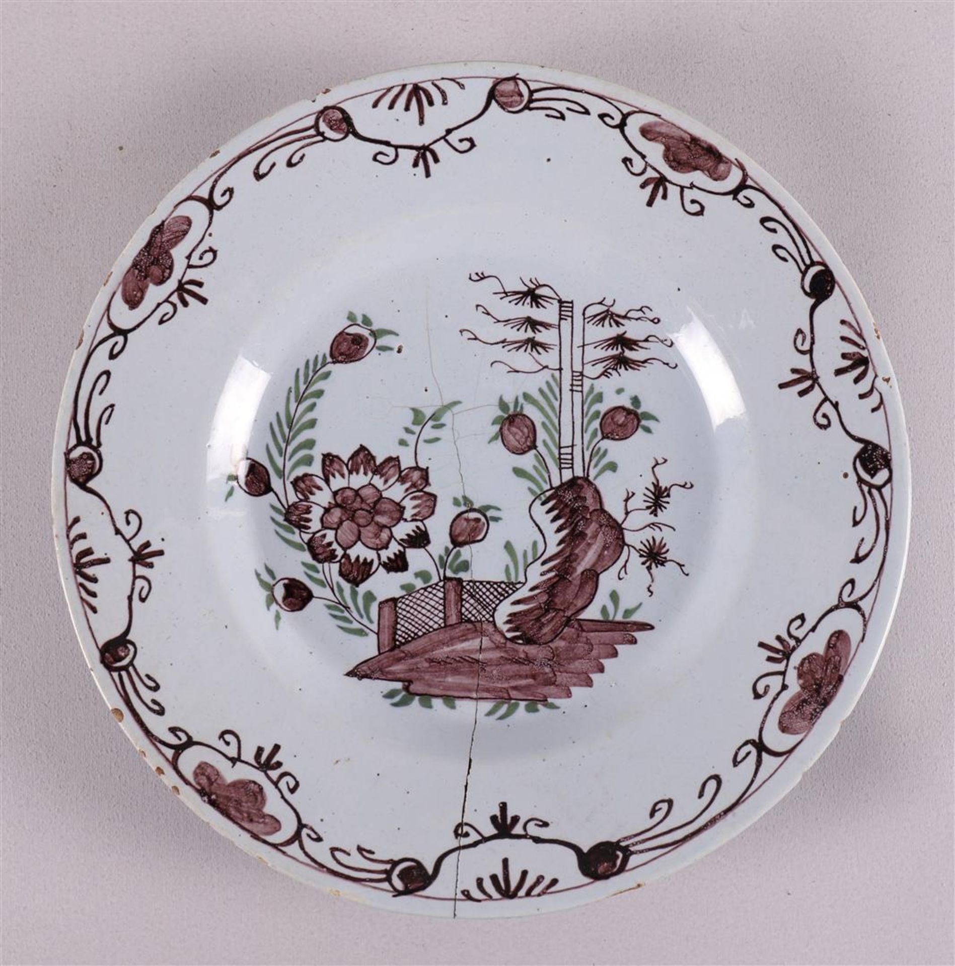 Two Delft earthenware plates, Holland, 18th century. Manganese and green Chinoise decor, Ø 22.5 - Image 2 of 8