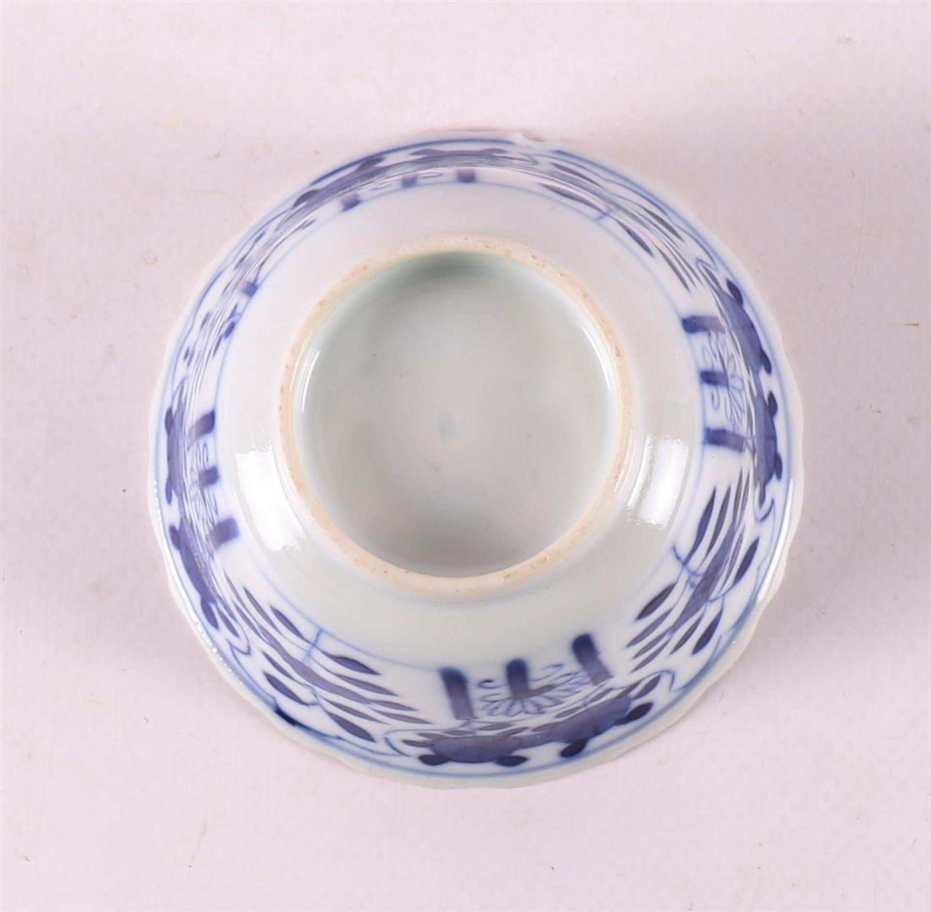 Three various blue/white porcelain cups and saucers, China, 1st half of the 19th century. Blue - Bild 9 aus 23