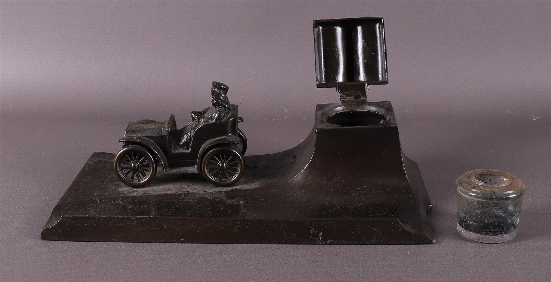 A white metal Art Nouveau inkwell with a car as an application, around 1900. - Image 2 of 6