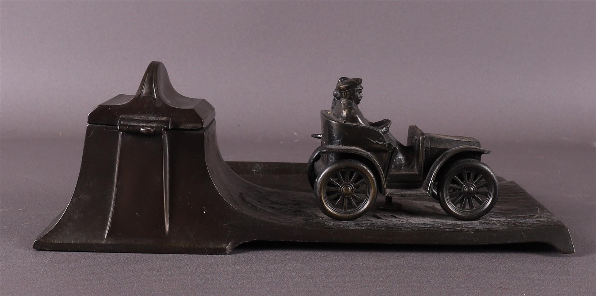 A white metal Art Nouveau inkwell with a car as an application, around 1900. - Image 4 of 6
