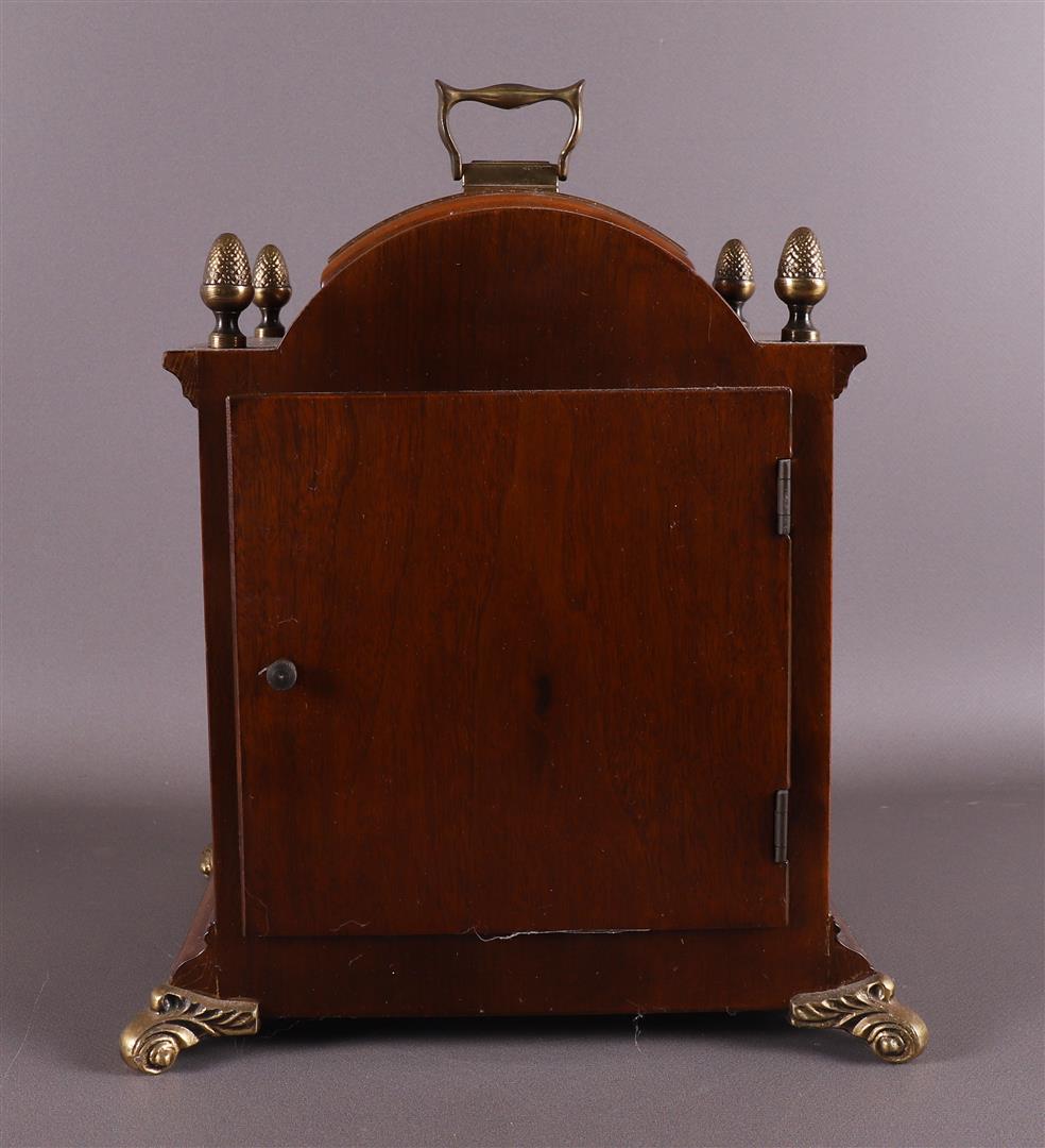 A table clock in burr walnut case, 2nd half 20th century. - Image 5 of 6
