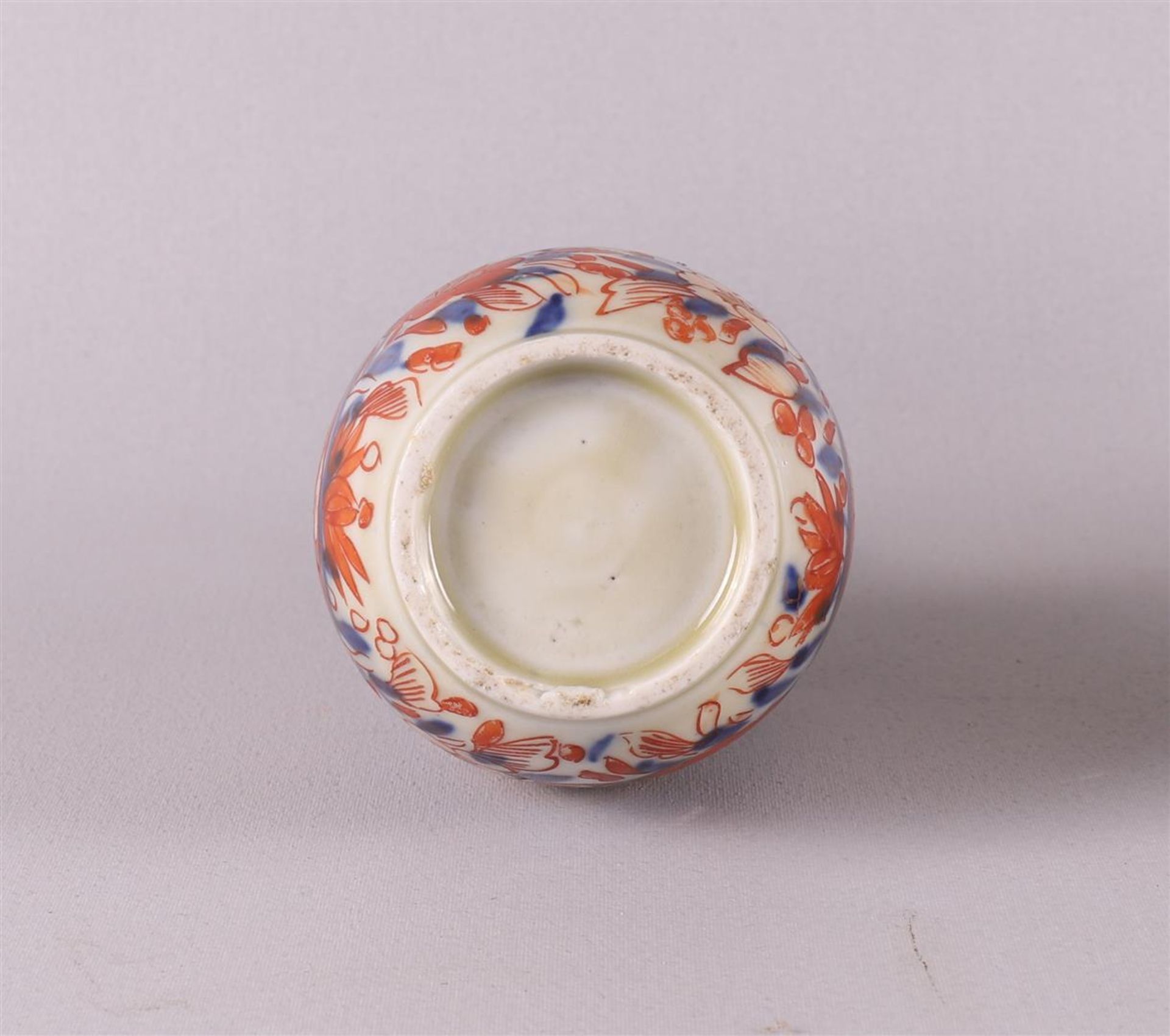 A lot of various Japanese porcelain, including Meiji, 19th century - Bild 4 aus 19