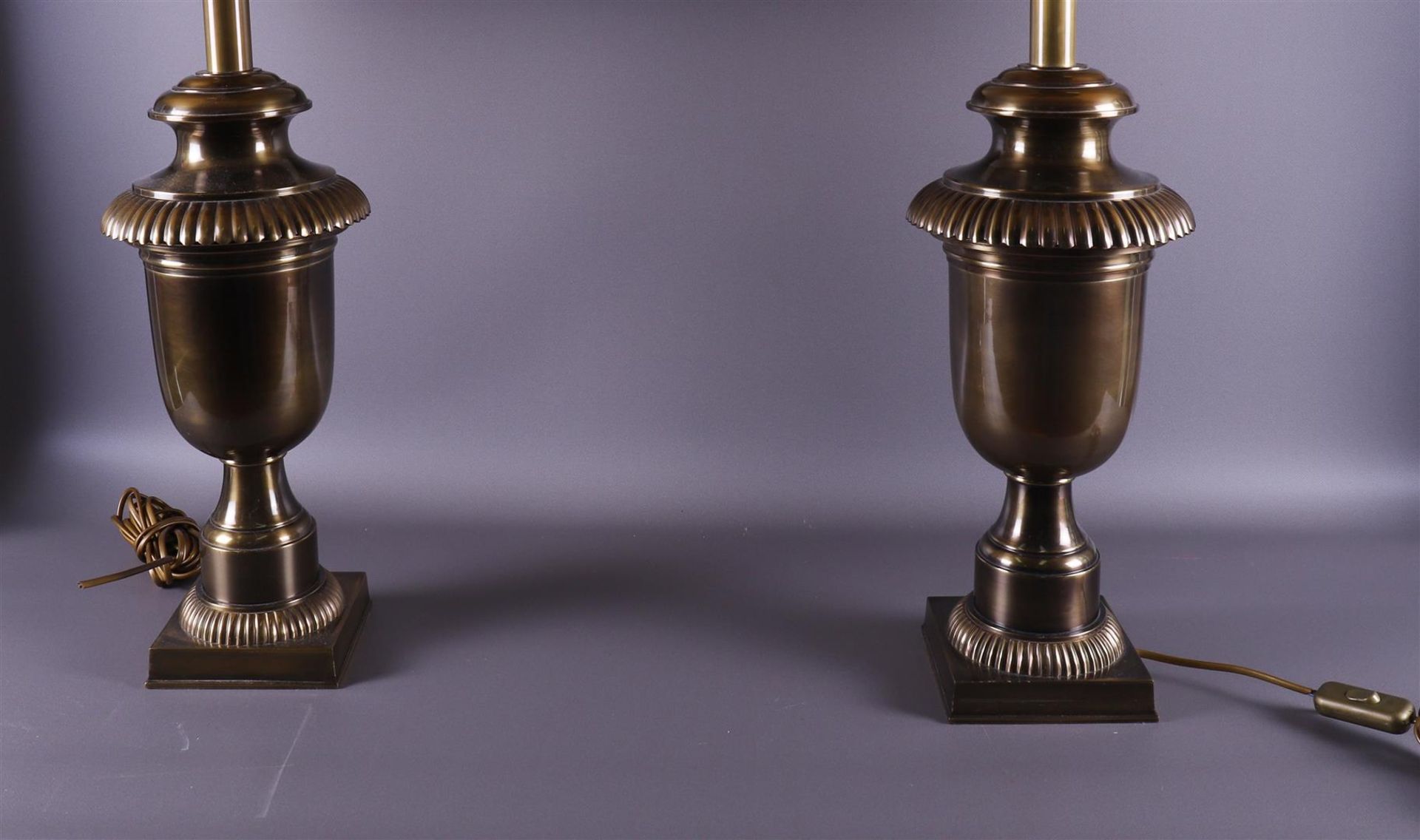 A pair of baluster-shaped bronze lamp bases with fabric lampshades, 20th century - Image 2 of 2