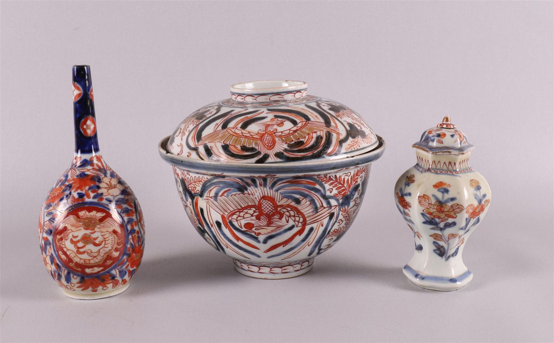 A lot of various Japanese porcelain, including Meiji, 19th century