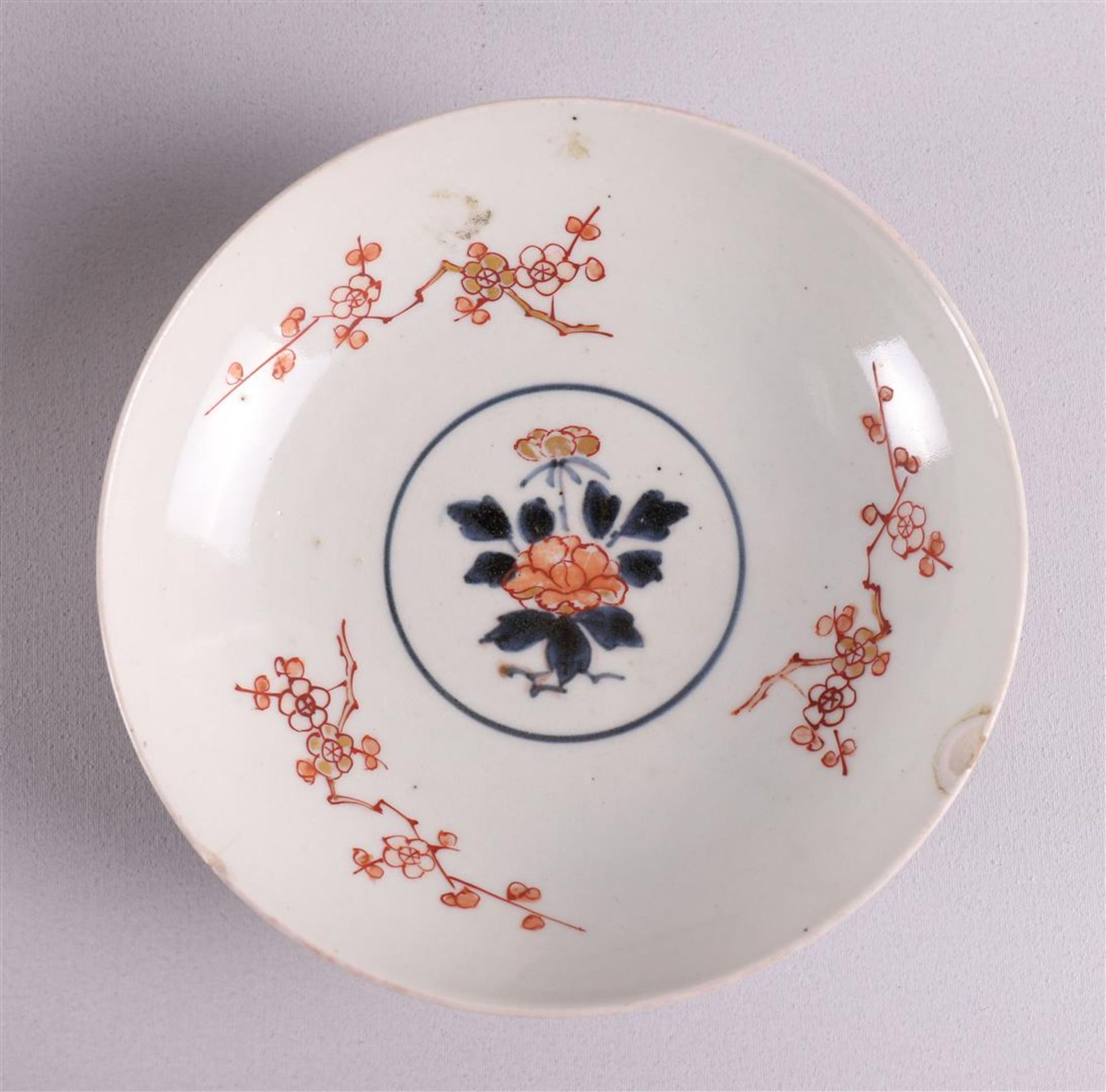 A lot of various Japanese porcelain, including Meiji, 19th century - Bild 12 aus 19