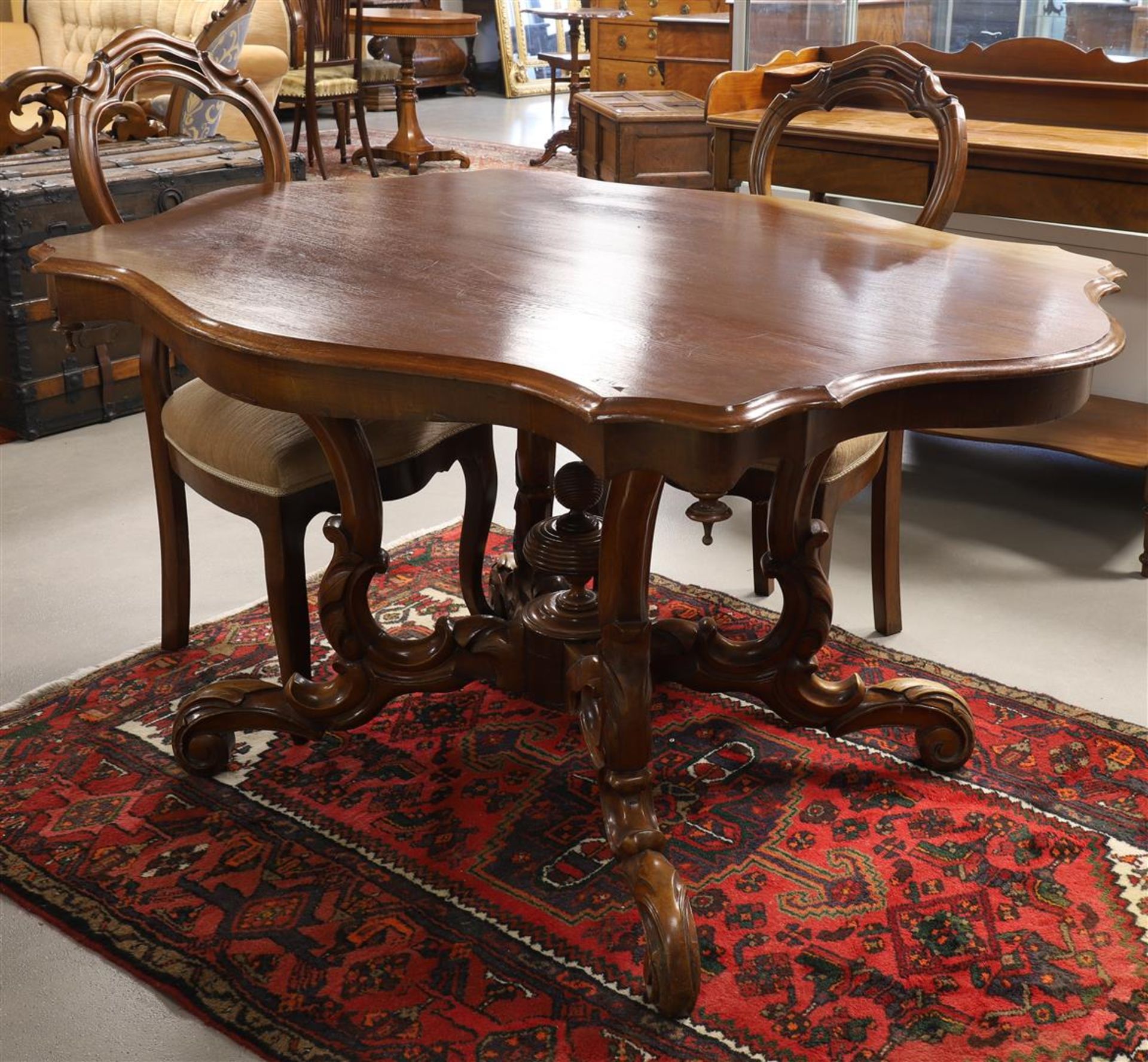 An oval spider leg table with chairs, Holland, Willem III, 19th century. - Image 2 of 4