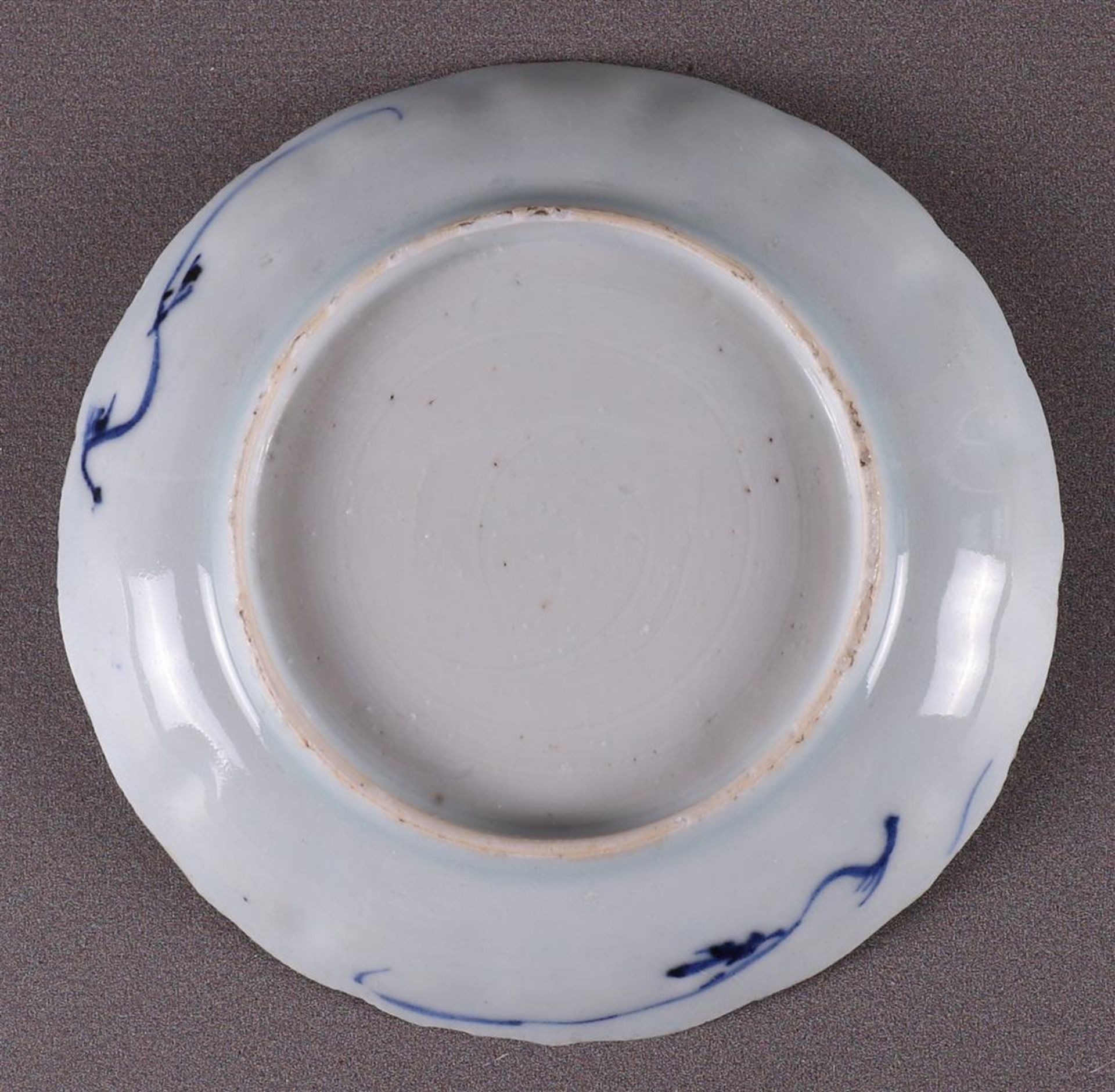 Three blue/white porcelain cups and saucers, China, Kangxi, around 1700. Blue underglaze - Image 5 of 12