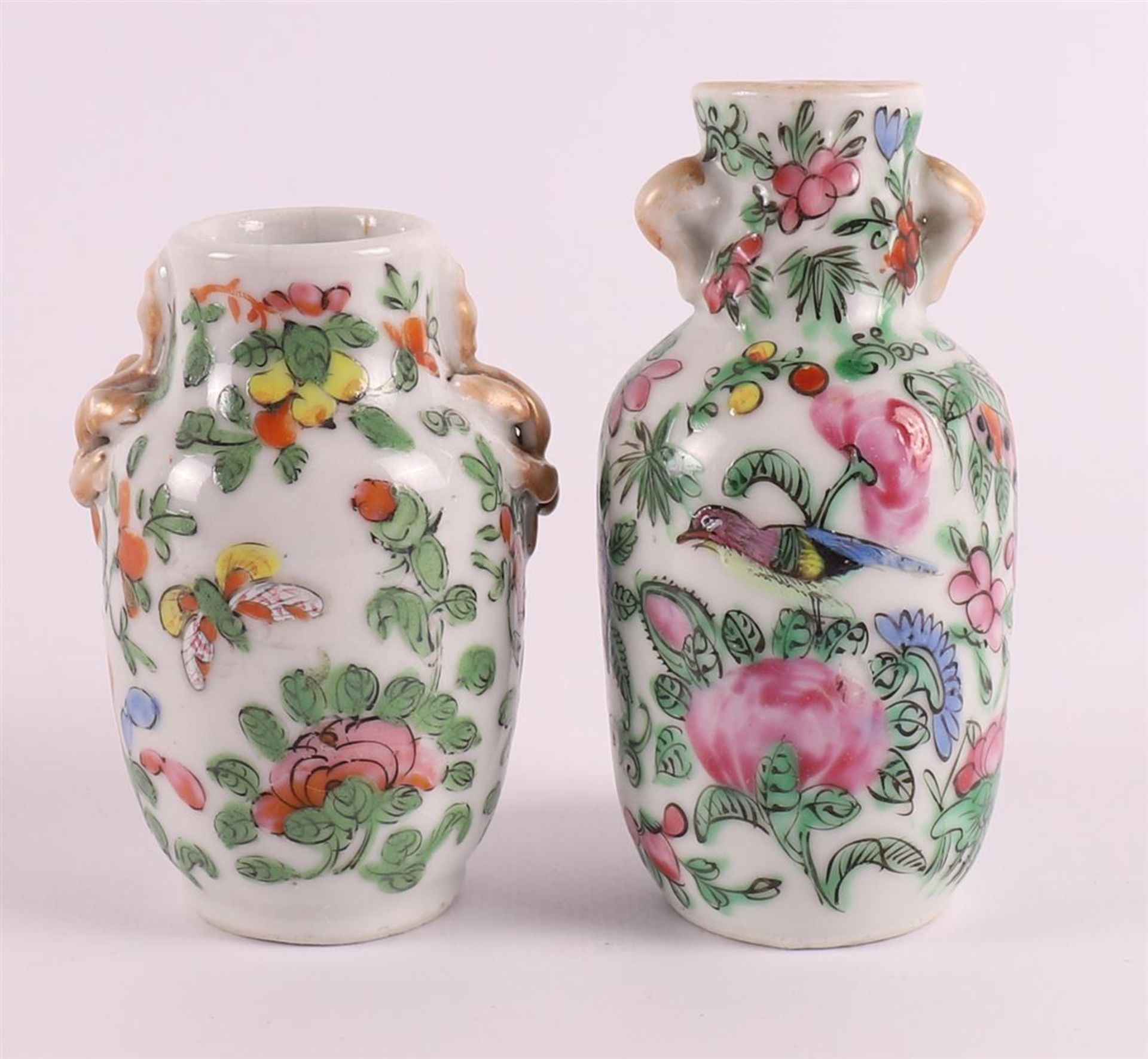 A lot of various Chinese porcelain, including Chinese Imari, China, 18th century, to. 7x. (Damages) - Image 6 of 13