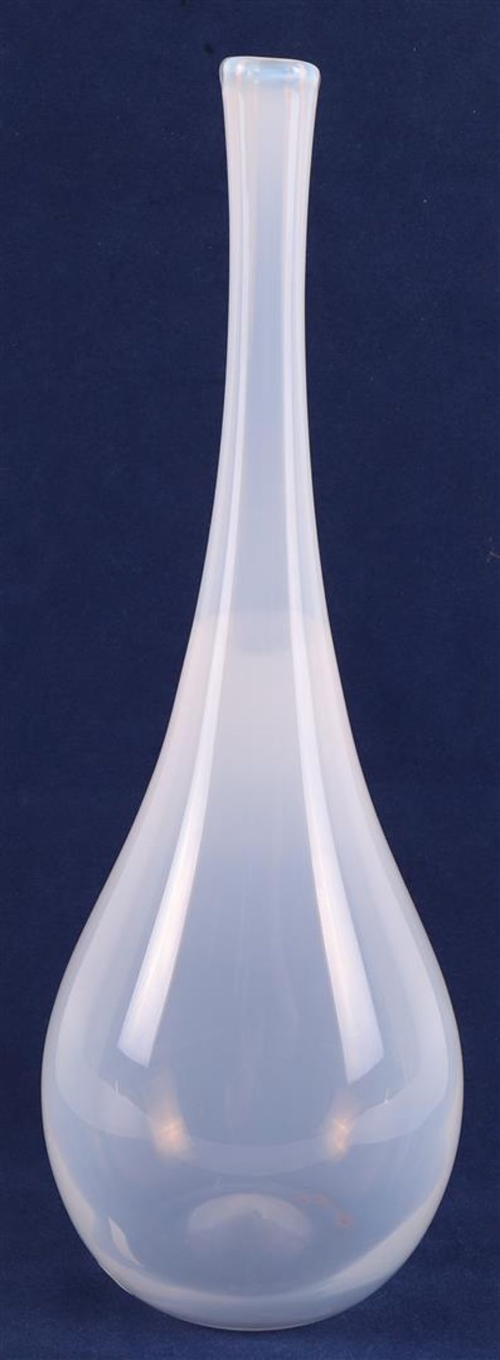 Netherlands, Leerdam. An opaline glass neck vase/bottle, ca. 1953-1958. Design: Floris Meijdam, - Image 4 of 5