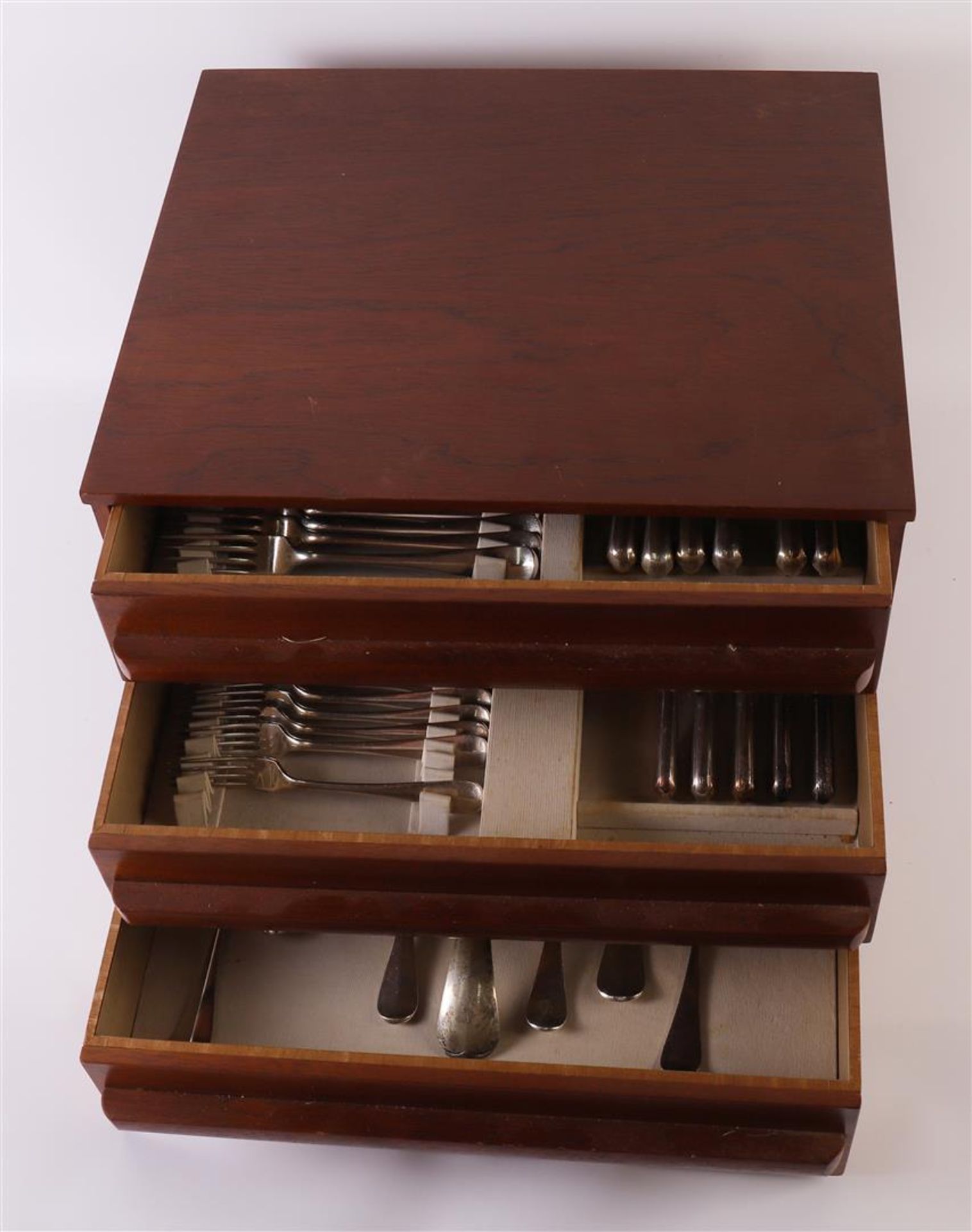 A silver-plated Keltum cutlery in cassette, 20th century.