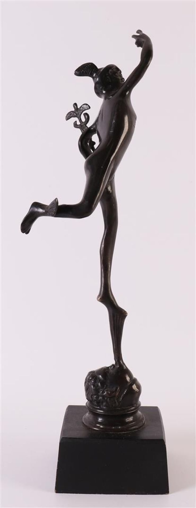 A dark patinated bronze Mercurius Hermes on natural stone base, after an antique example, 21st - Image 4 of 4