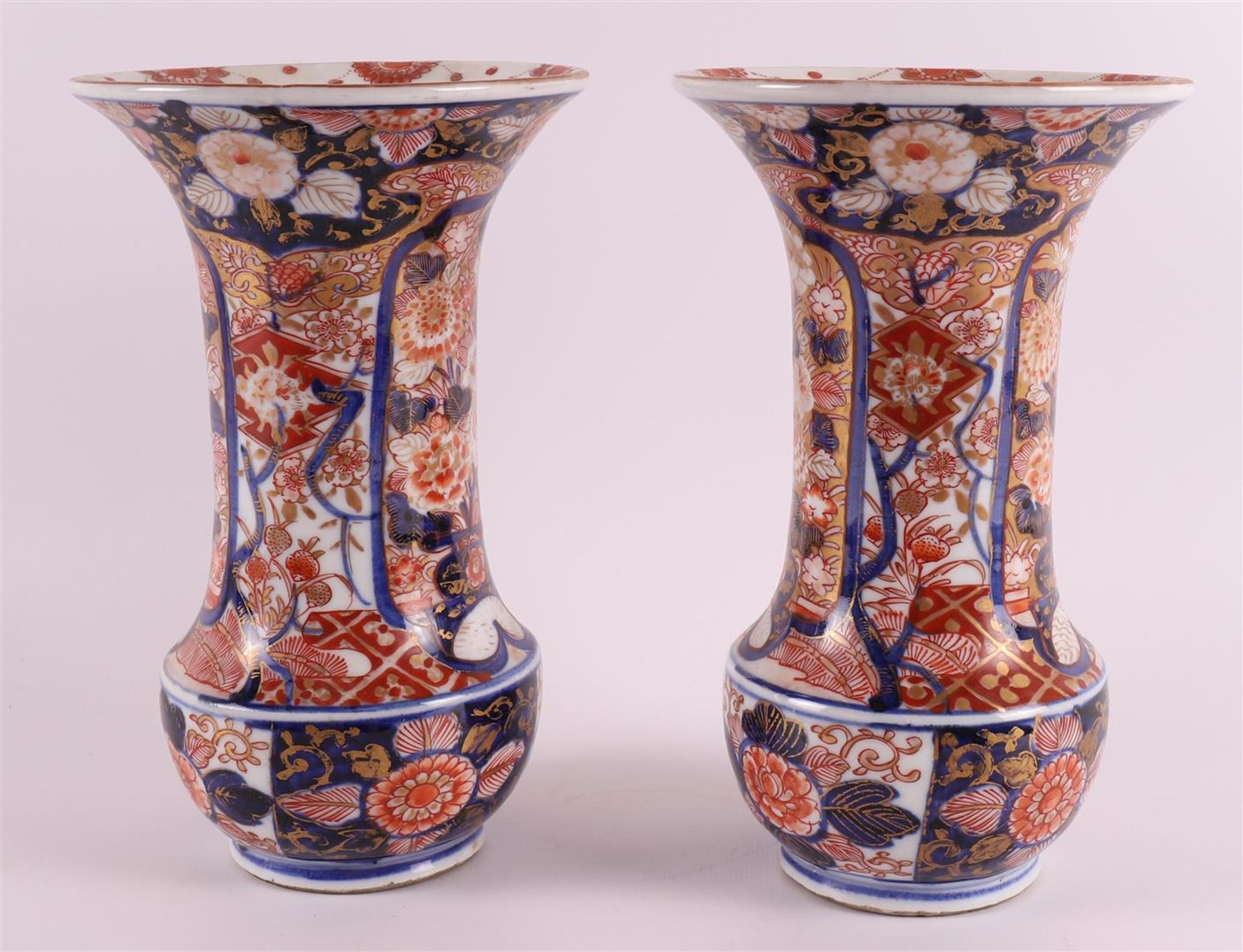 A five-piece porcelain Imari cabinet set, consisting of: three lidded vases and two vases with - Image 13 of 17