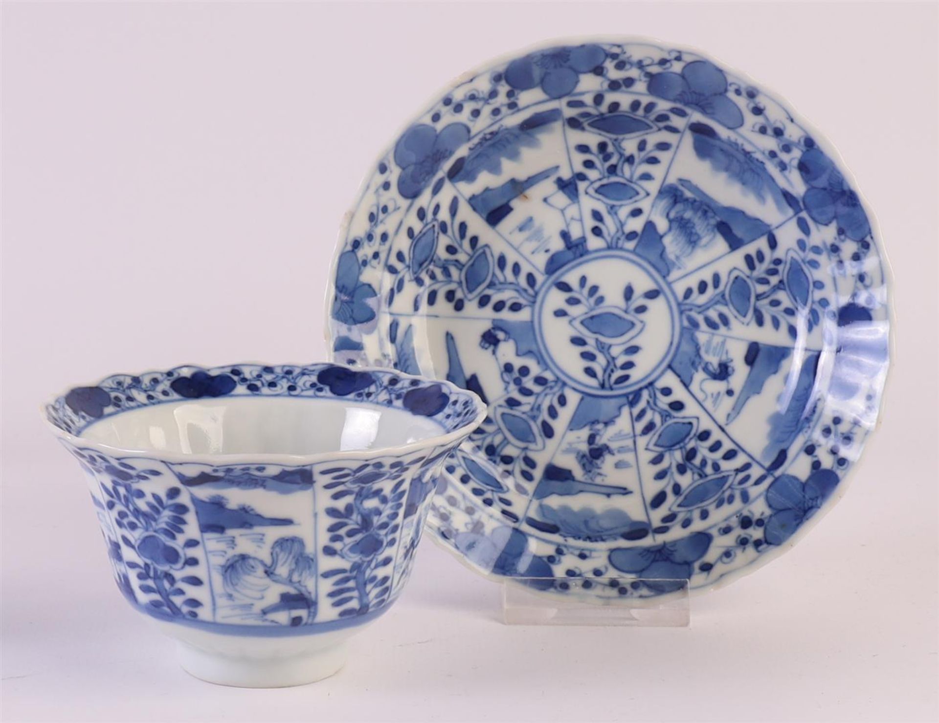 A lot of blue/white porcelain cups and saucers, China, Kangxi/Qianlong, 18th century, to. 13x. - Image 14 of 23