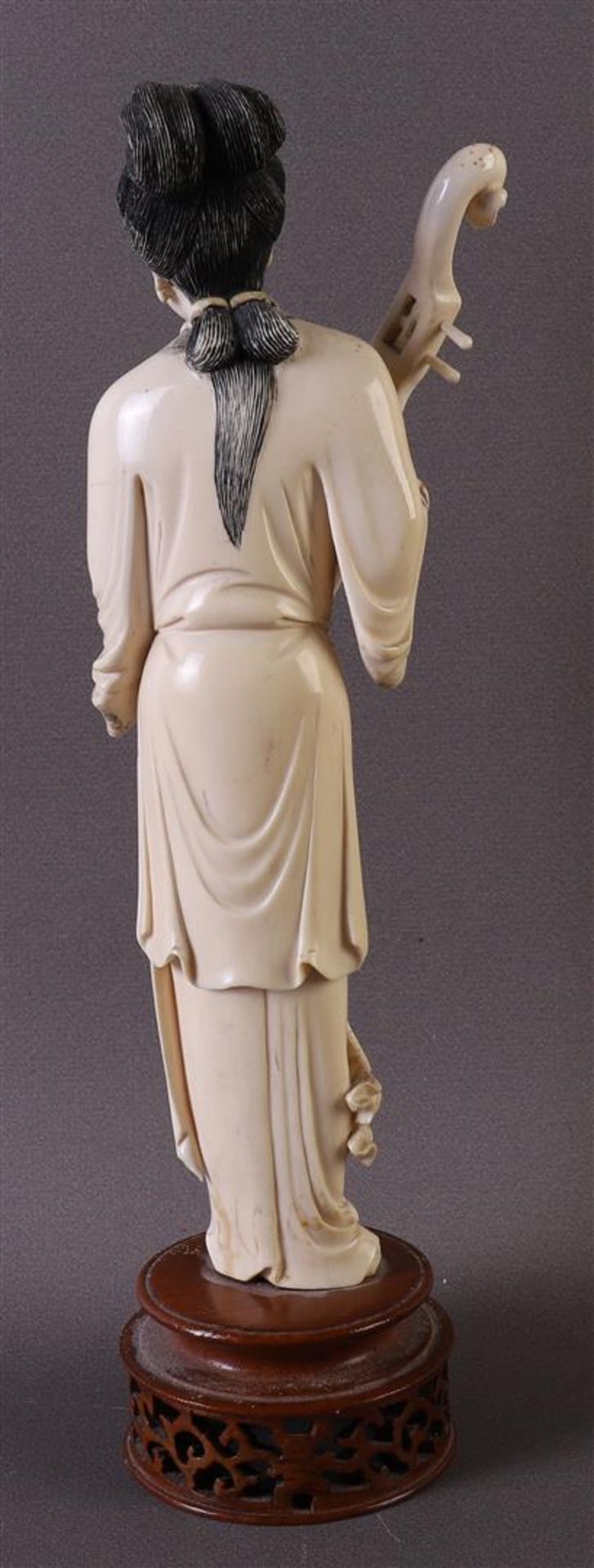 A carved ivory Guanyin, so-called immortal 'He / Please note: This lot contains ivory and is - Image 2 of 8