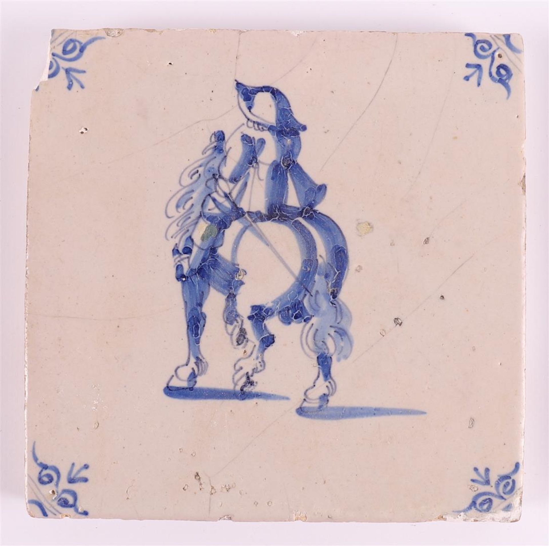 Two blue/white equestrian tiles with ox head corner motifs, Holland 17th century. Here is a flower - Image 4 of 5