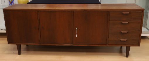 A vintage design walnut veneered sideboard, Pastoe or surroundings, 1960s, h 73.5 x l 92.5 x d 42