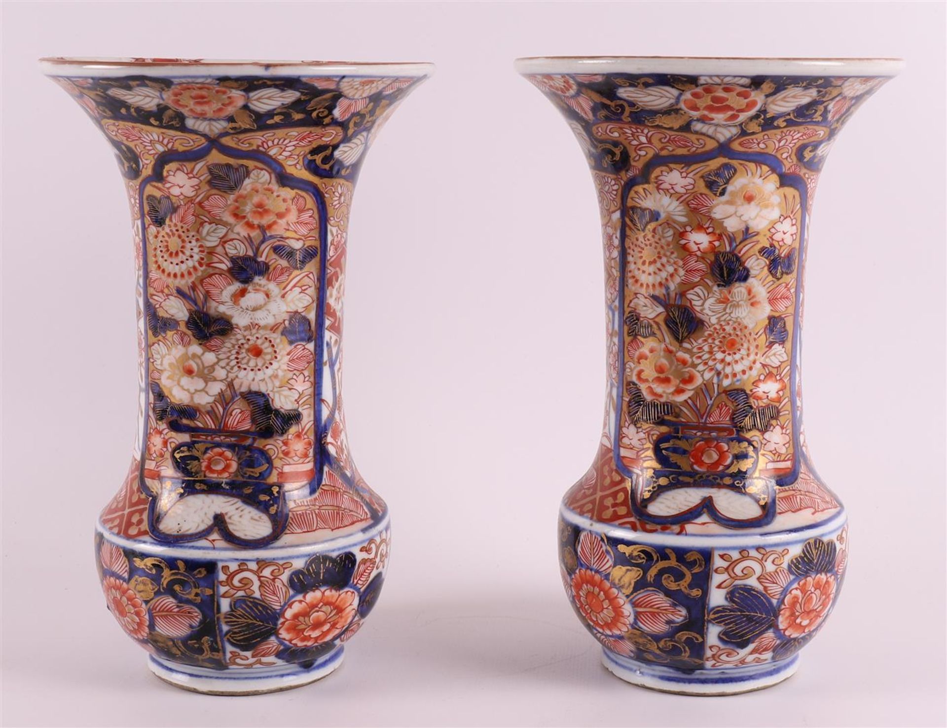 A five-piece porcelain Imari cabinet set, consisting of: three lidded vases and two vases with - Image 12 of 17