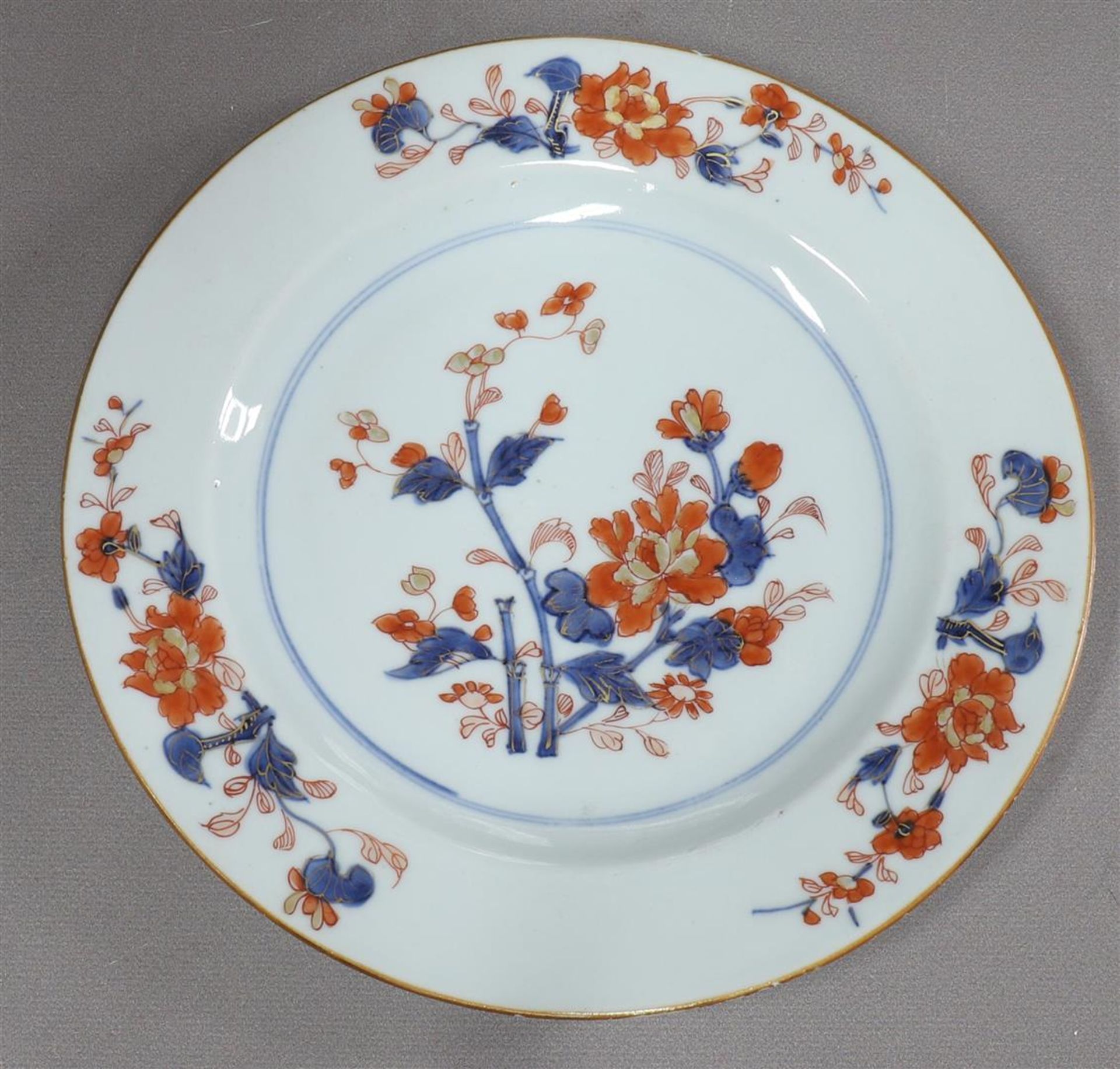 A series of six porcelain Chinese Imari plates, China, Qianlong 18th century. Blue, red, partly gold - Image 12 of 16