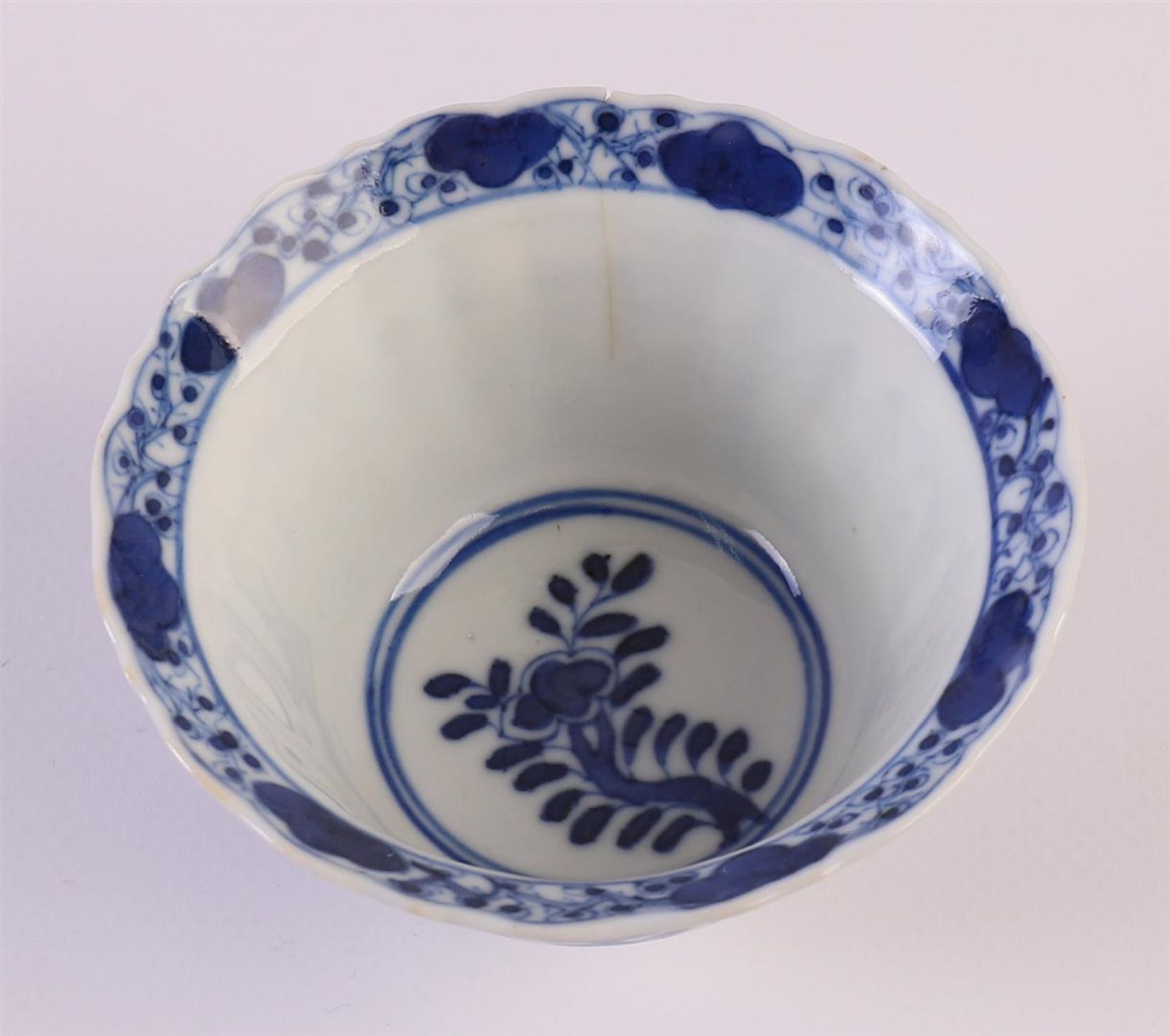 A lot of blue/white porcelain cups and saucers, China, Kangxi/Qianlong, 18th century, to. 13x. - Image 15 of 23