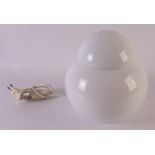 A white glass spherical designer table lamp Daruma, design Sergio Asti for Candle, h 20 x Ø 18 cm.