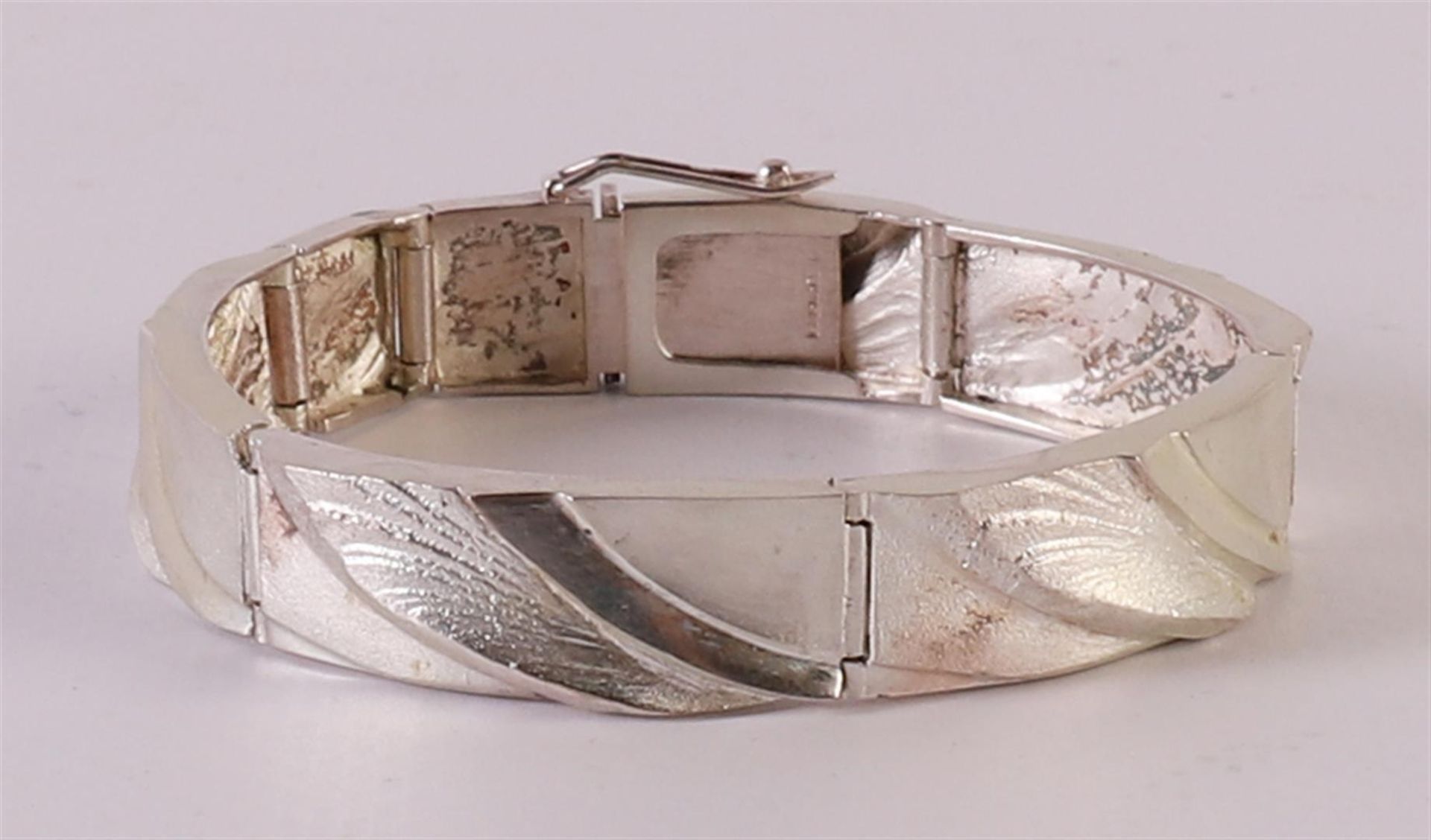 A 1st grade 925/1000 silver vintage design bracelet "MJH Matti J.Hyvärinen Finnland", marked '