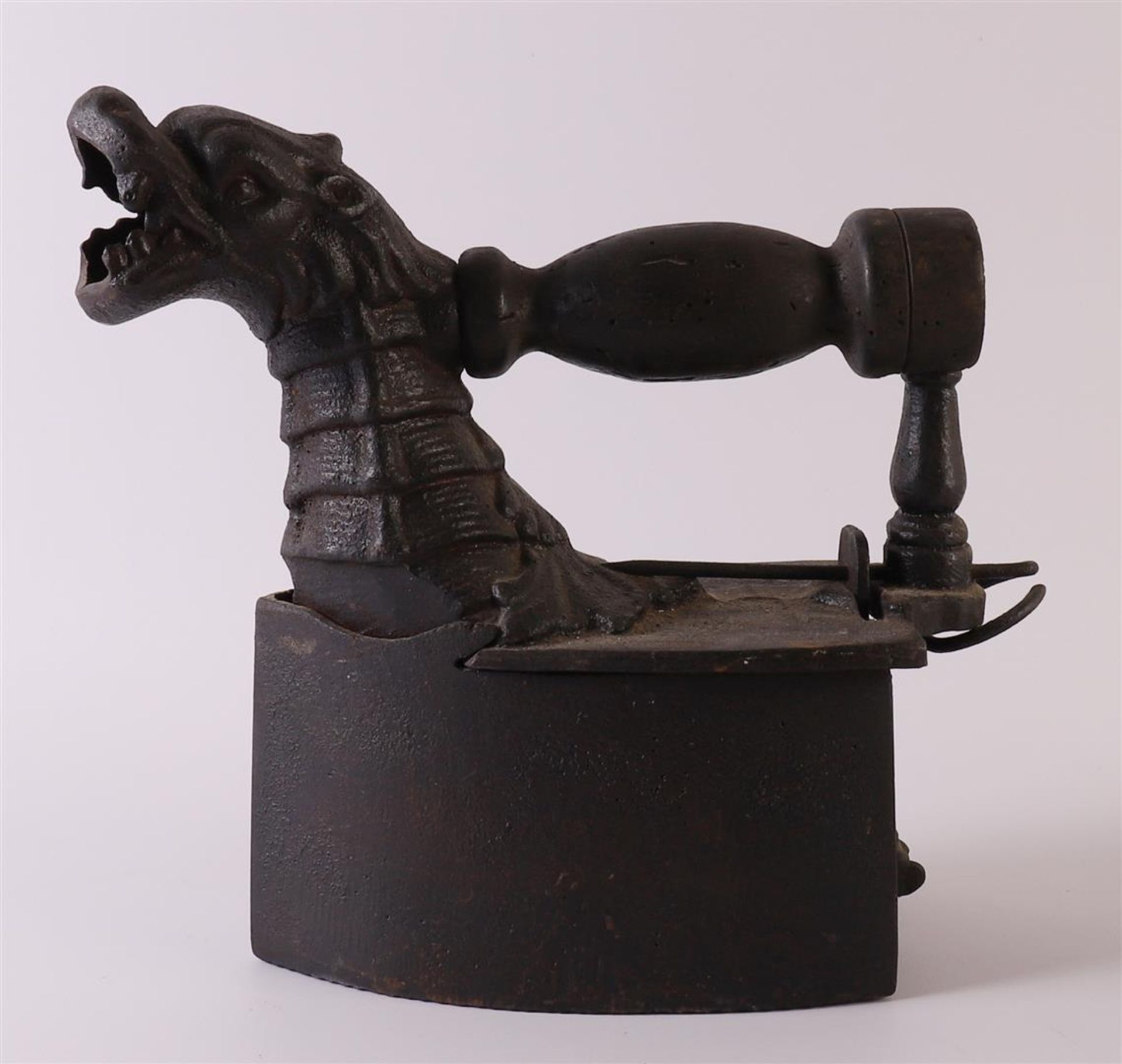 A bronze pan on tripod, 18th century, h 10 x Ø 24 cm (without stem). Here is a cast iron coal - Image 4 of 7