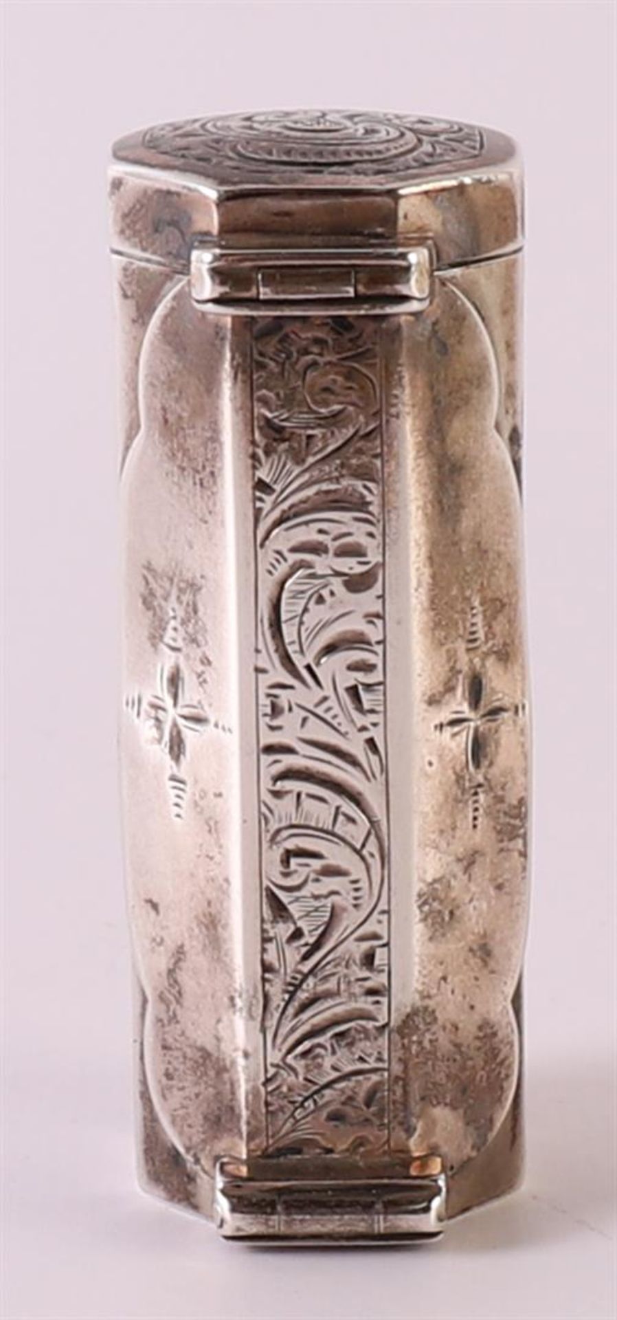 A second grade 835/1000 silver nutmeg grater, Holland 19th century. Master's mark: J.G. Koen (844- - Image 5 of 7