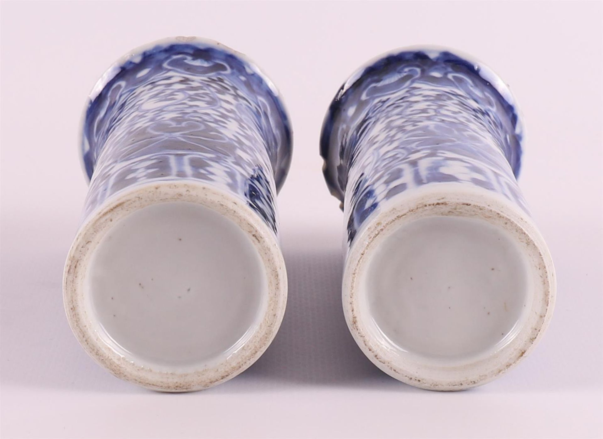 A blue/white porcelain spittoon, China, Qianlong 18th century, h 13 cm (restored). Here are two - Image 4 of 12