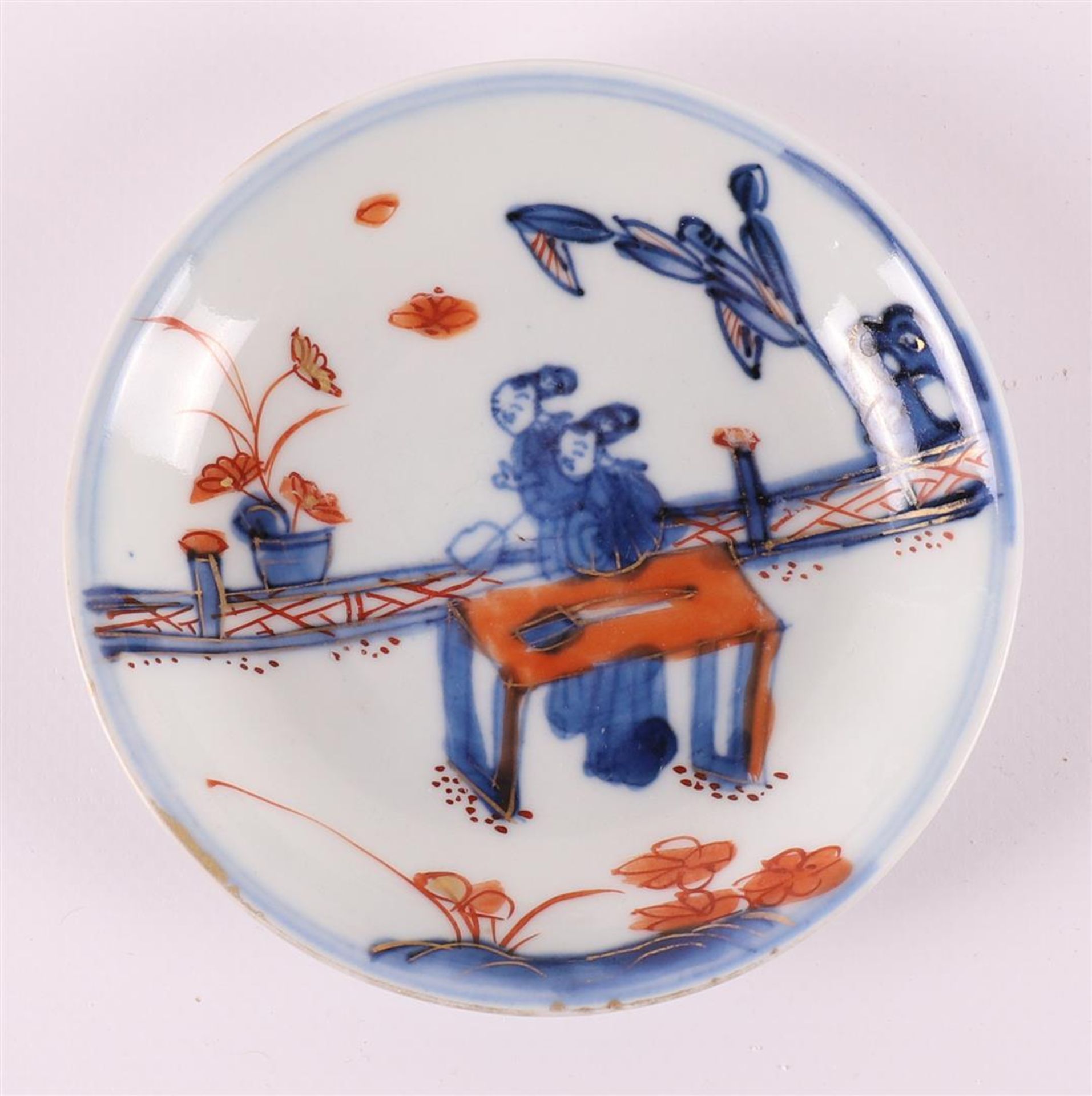 A porcelain saucer, China, Youngzheng, 18th century. Polychrome decor of a fool riding an ox and a - Bild 2 aus 7