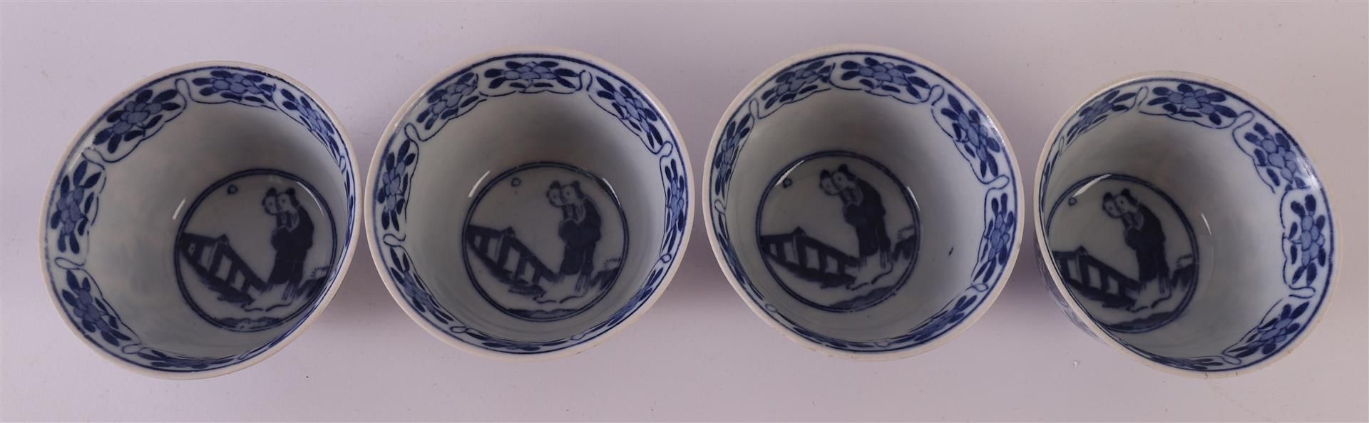 Twelve blue/white porcelain cups and saucers, China, late 19th century. Blue underglaze floral - Bild 13 aus 20