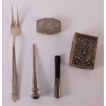 A lot of various silver, including pill box, match holder and cigarette holder, including 19th