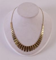 A 14 kt 585/1000 yellow gold, partly matted, choker, length 44 cm, 18.7 grams.