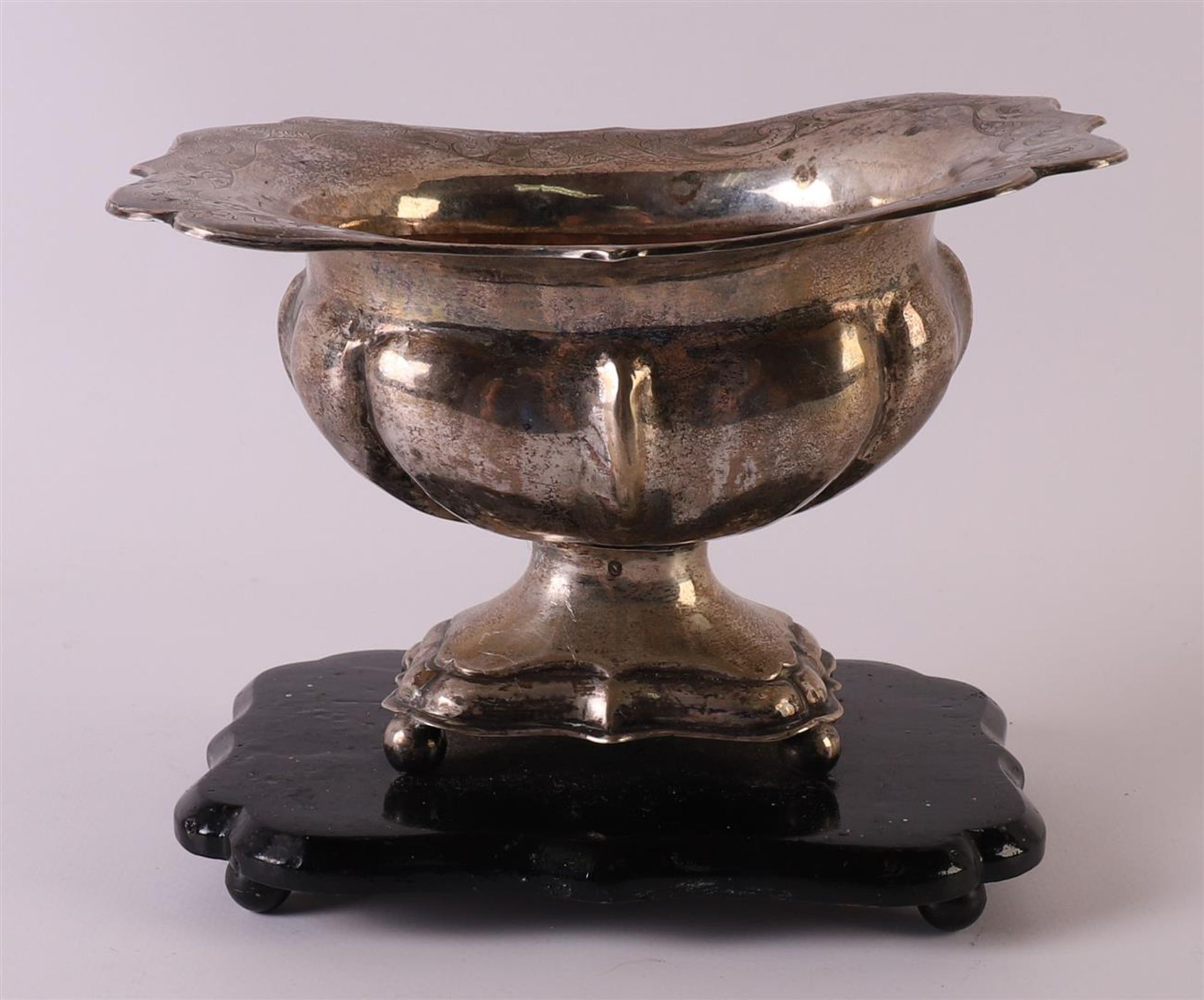 A second grade 835/1000 silver pipe brazier with folded contoured edge, lobed body and base, built - Image 3 of 8