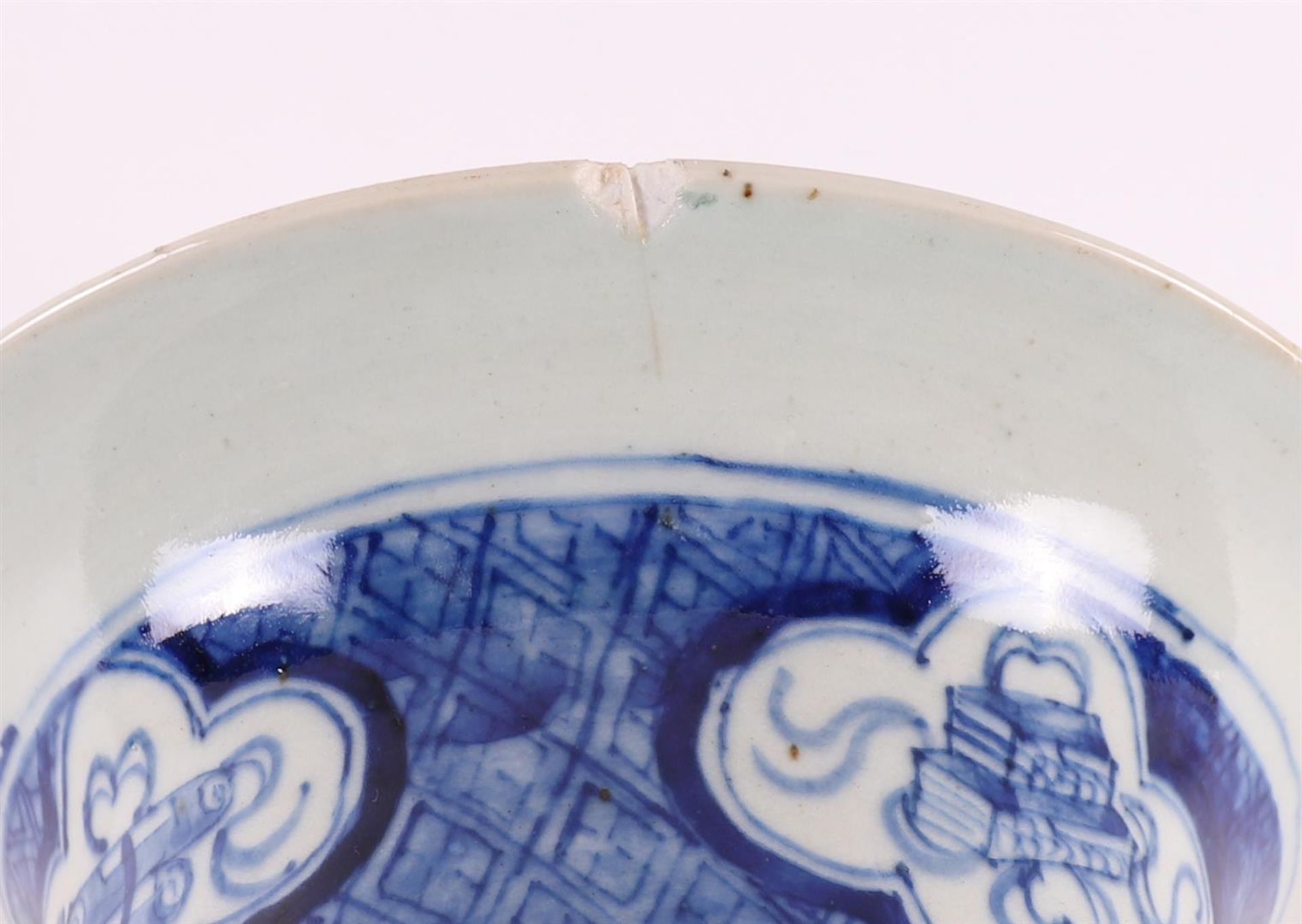 A cylindrical blue and white porcelain trumpet vase, China, 19th century. Blue underglaze floral - Image 6 of 7