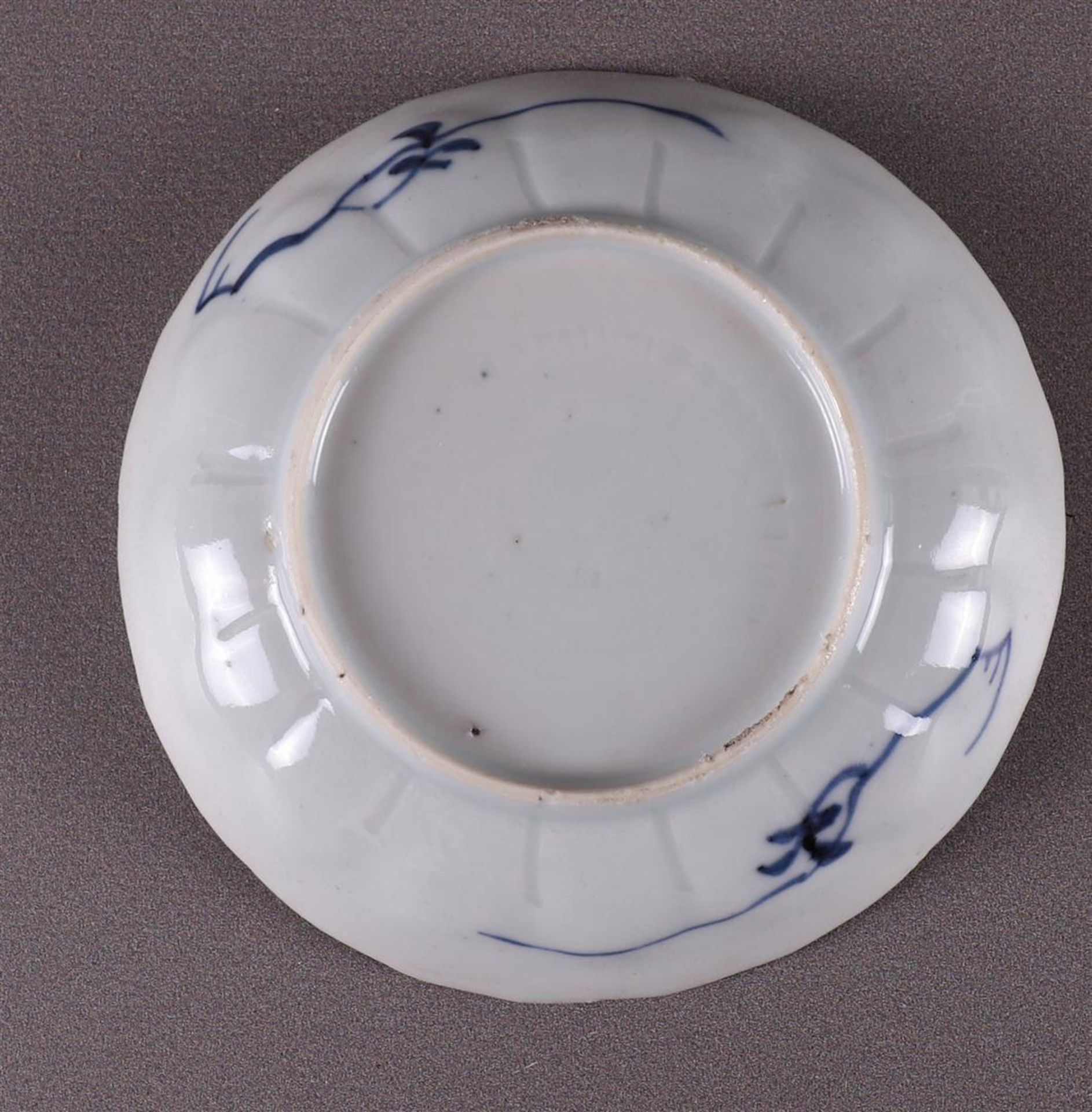 Three blue/white porcelain cups and saucers, China, Kangxi, around 1700. Blue underglaze - Image 3 of 12