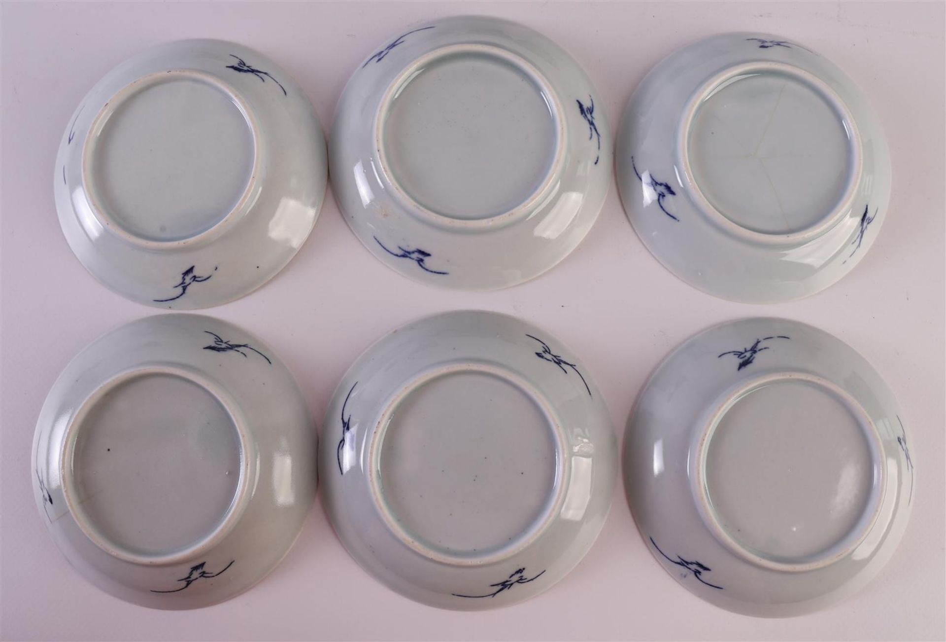 Twelve blue/white porcelain cups and saucers, China, late 19th century. Blue underglaze floral - Bild 6 aus 20