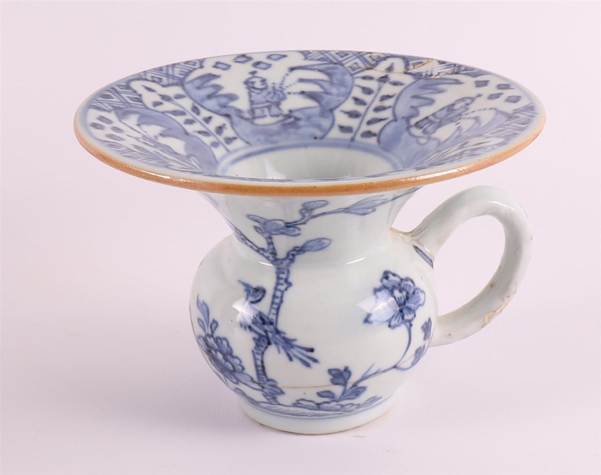 A blue/white porcelain spittoon, China, Qianlong 18th century, h 13 cm (restored). Here are two - Image 8 of 12