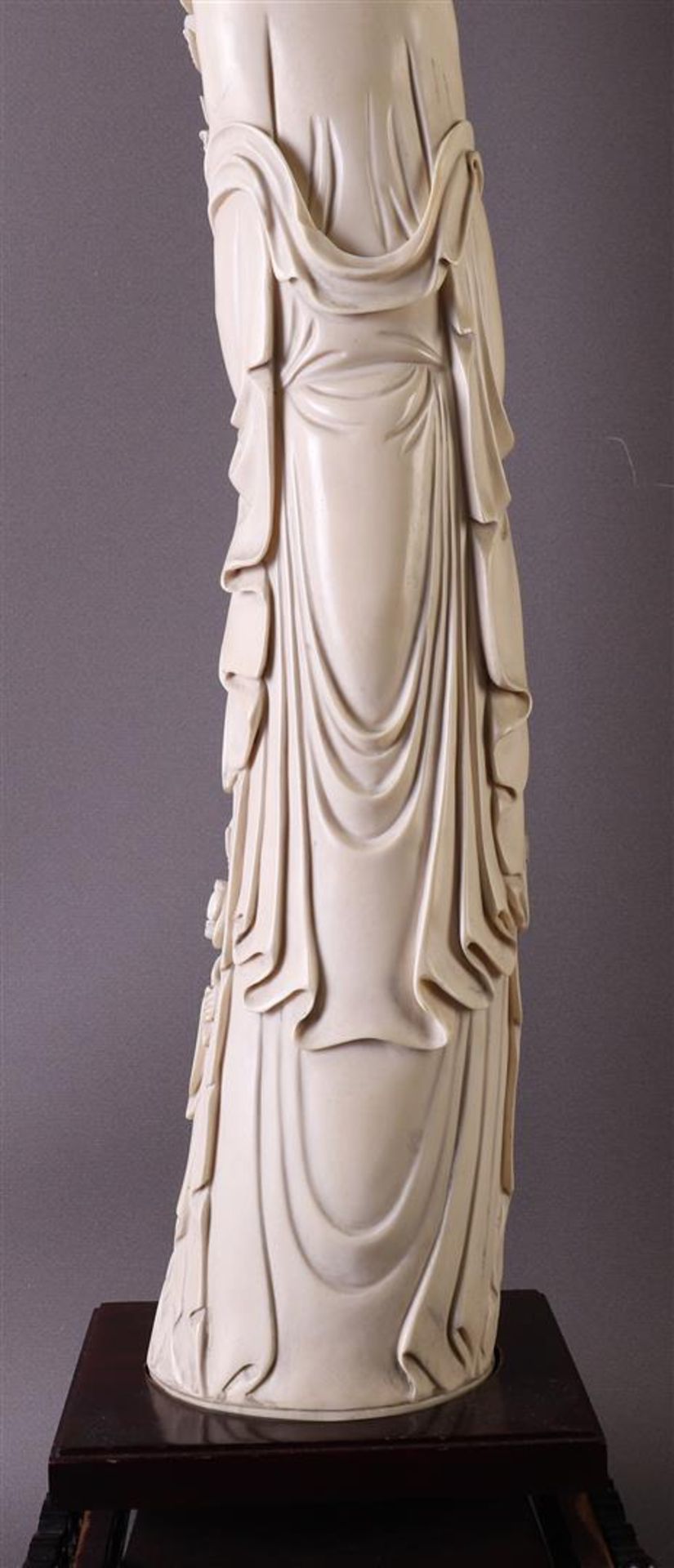 A carved ivory emperor and empress, China, Xuantong (1909-1911), h53 cm, 3227 grams, signed on the - Image 22 of 25